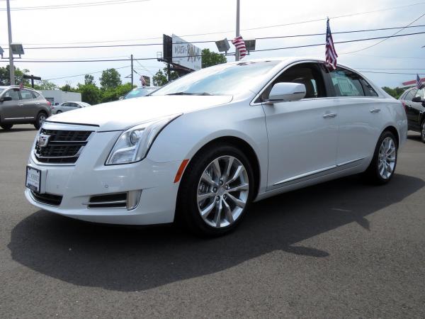 Used 2016 Cadillac XTS Luxury Collection for sale Sold at F.C. Kerbeck Lamborghini Palmyra N.J. in Palmyra NJ 08065 4