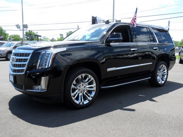 Used 2019 Cadillac Escalade Luxury for sale Sold at F.C. Kerbeck Lamborghini Palmyra N.J. in Palmyra NJ 08065 3