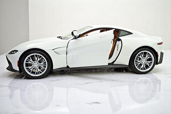 Used 2021 Aston Martin  Vantage for sale Sold at F.C. Kerbeck Lamborghini Palmyra N.J. in Palmyra NJ 08065 4