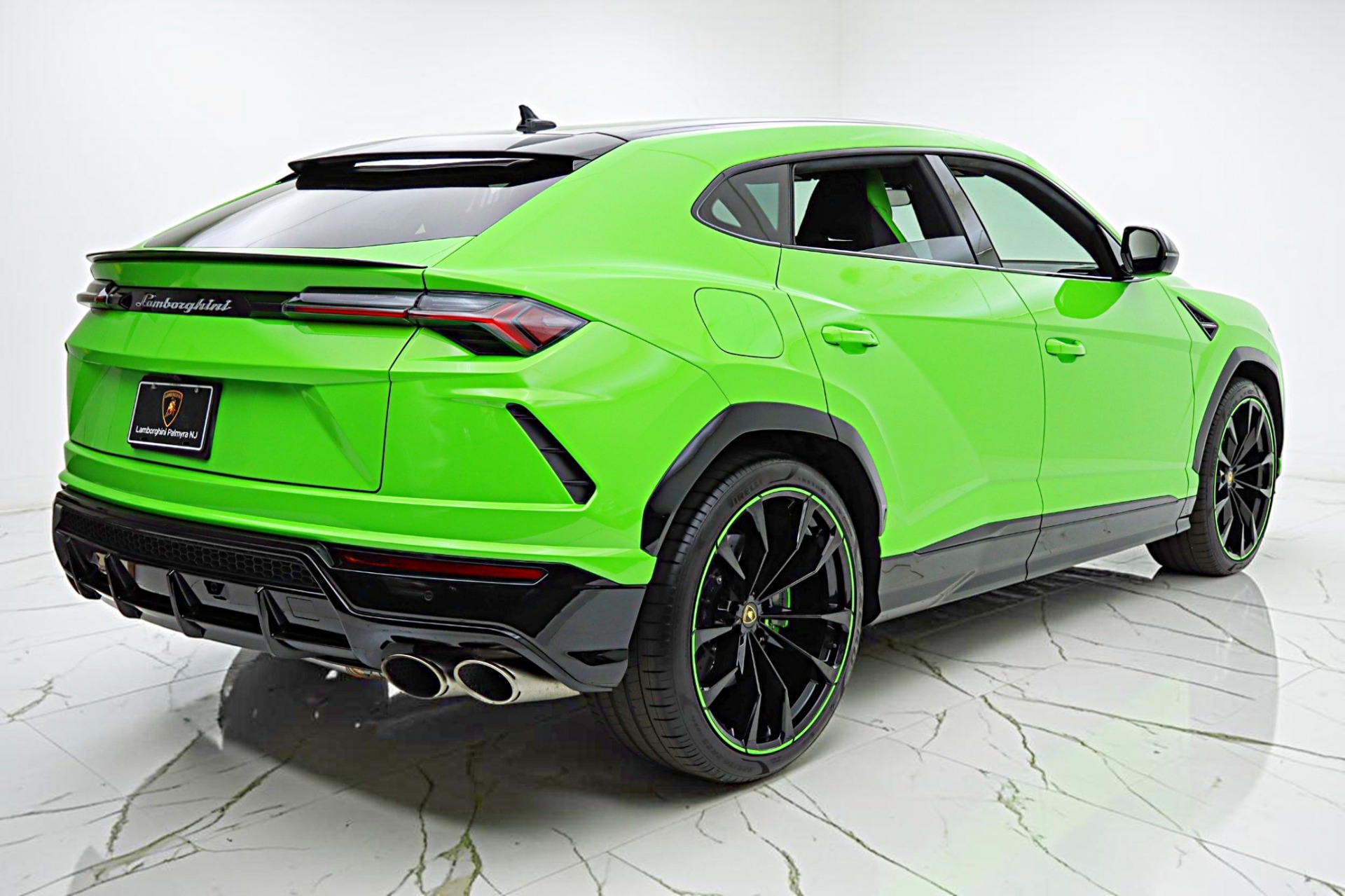 2021 Lamborghini Urus Pearl Capsule - Photo 11