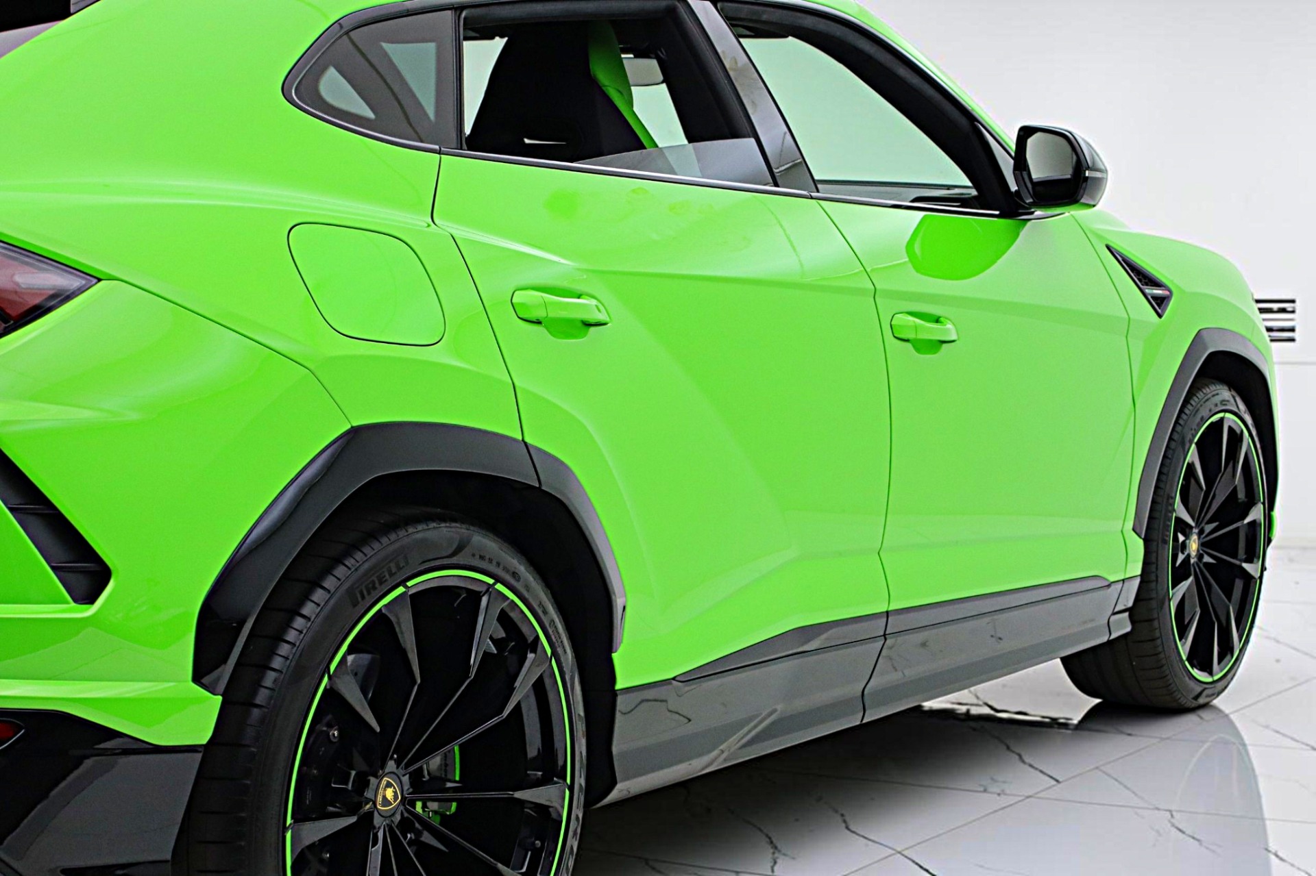2021 Lamborghini Urus Pearl Capsule - Photo 12