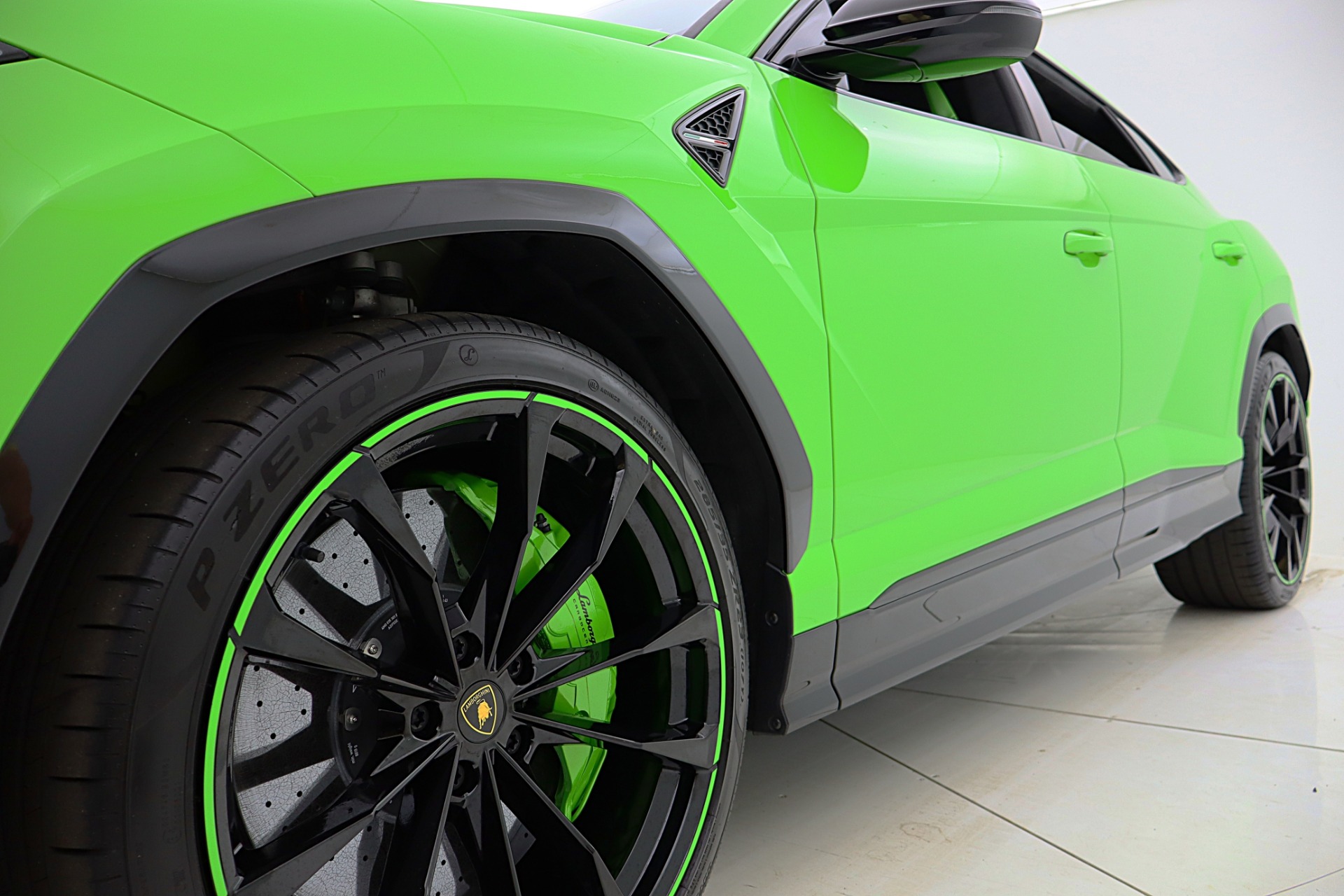 2021 Lamborghini Urus Pearl Capsule - Photo 14