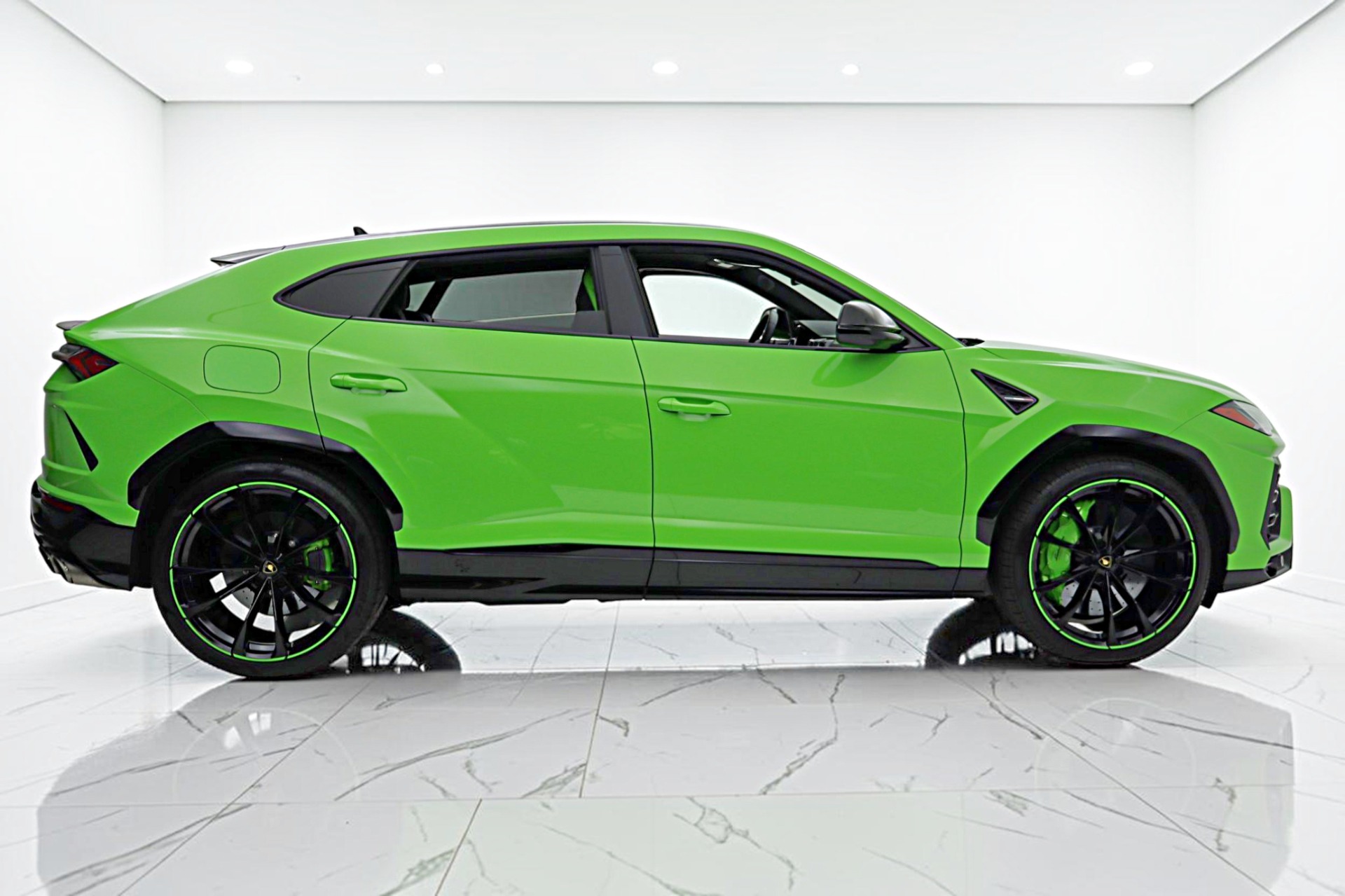 2021 Lamborghini Urus Pearl Capsule - Photo 19
