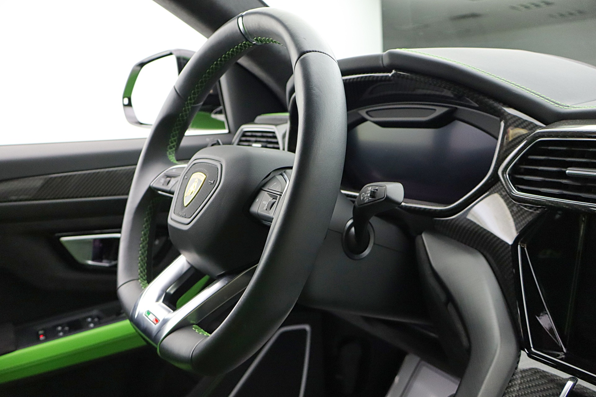 2021 Lamborghini Urus Pearl Capsule - Photo 35