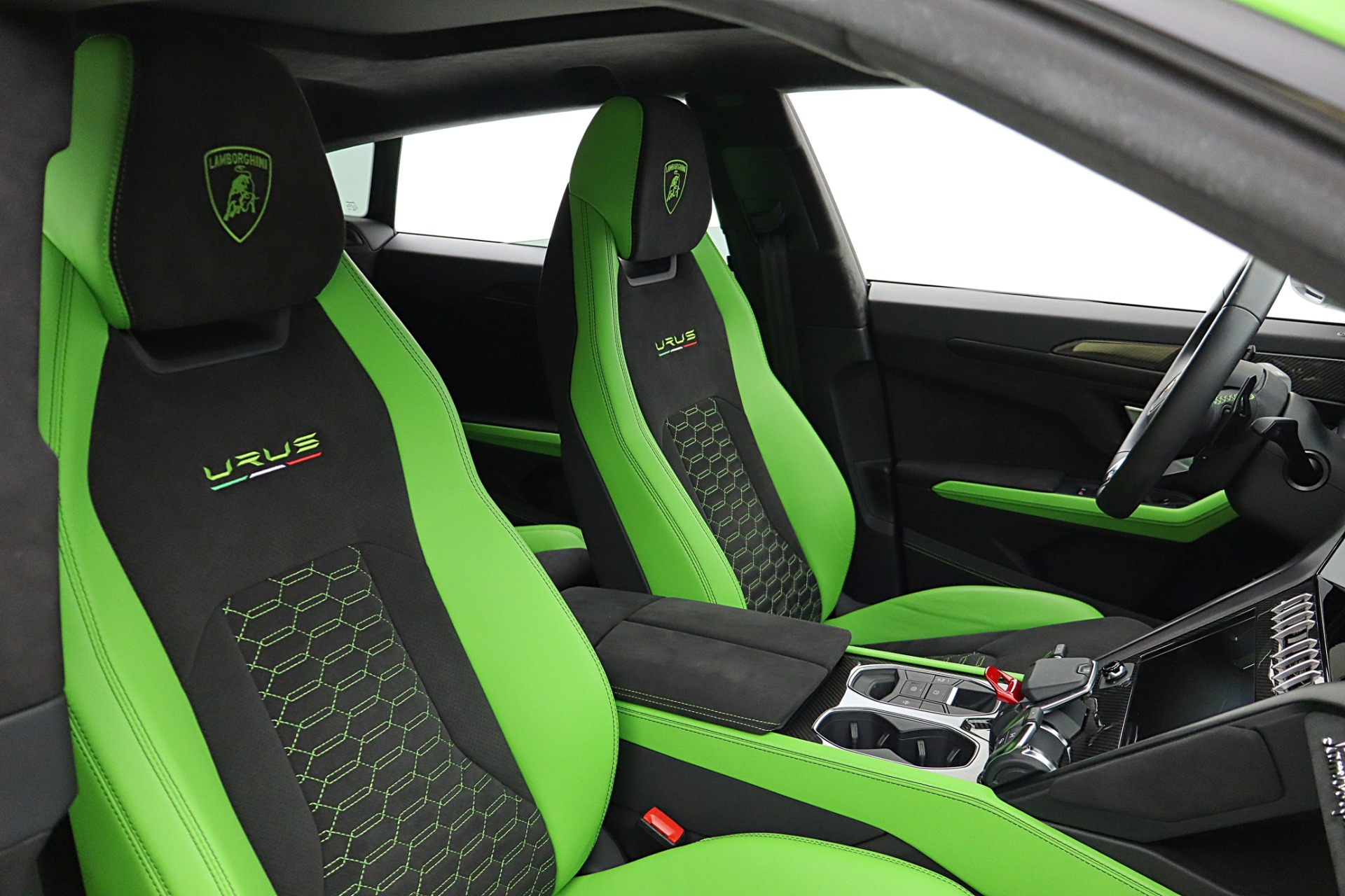 2021 Lamborghini Urus Pearl Capsule - Photo 36