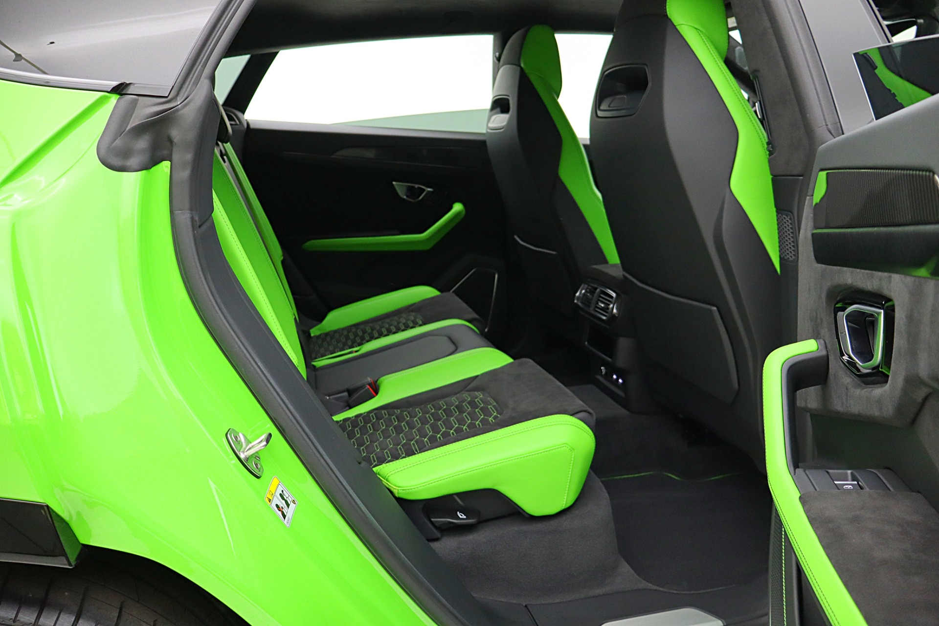 2021 Lamborghini Urus Pearl Capsule - Photo 37