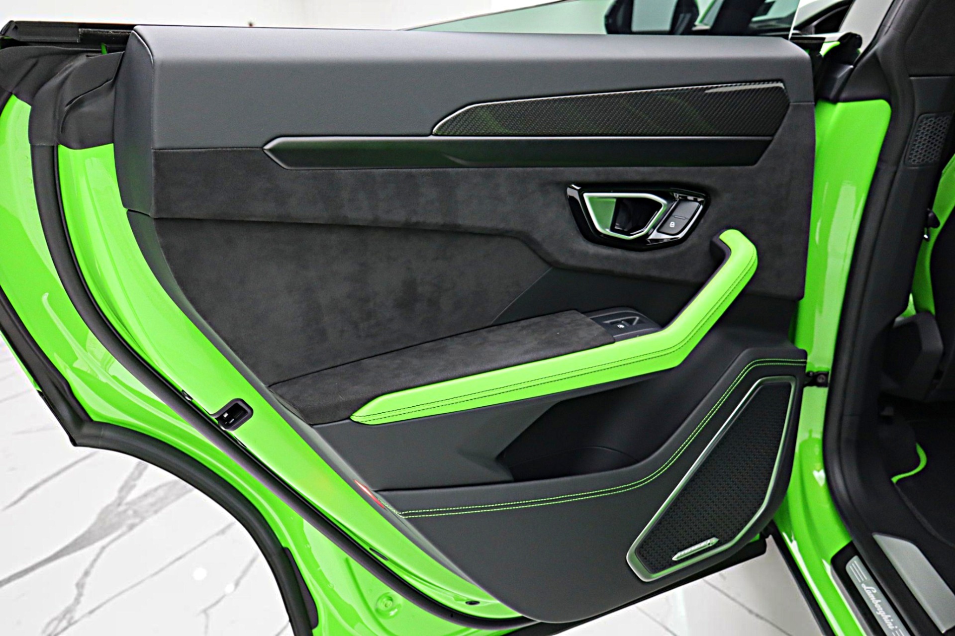 2021 Lamborghini Urus Pearl Capsule - Photo 46