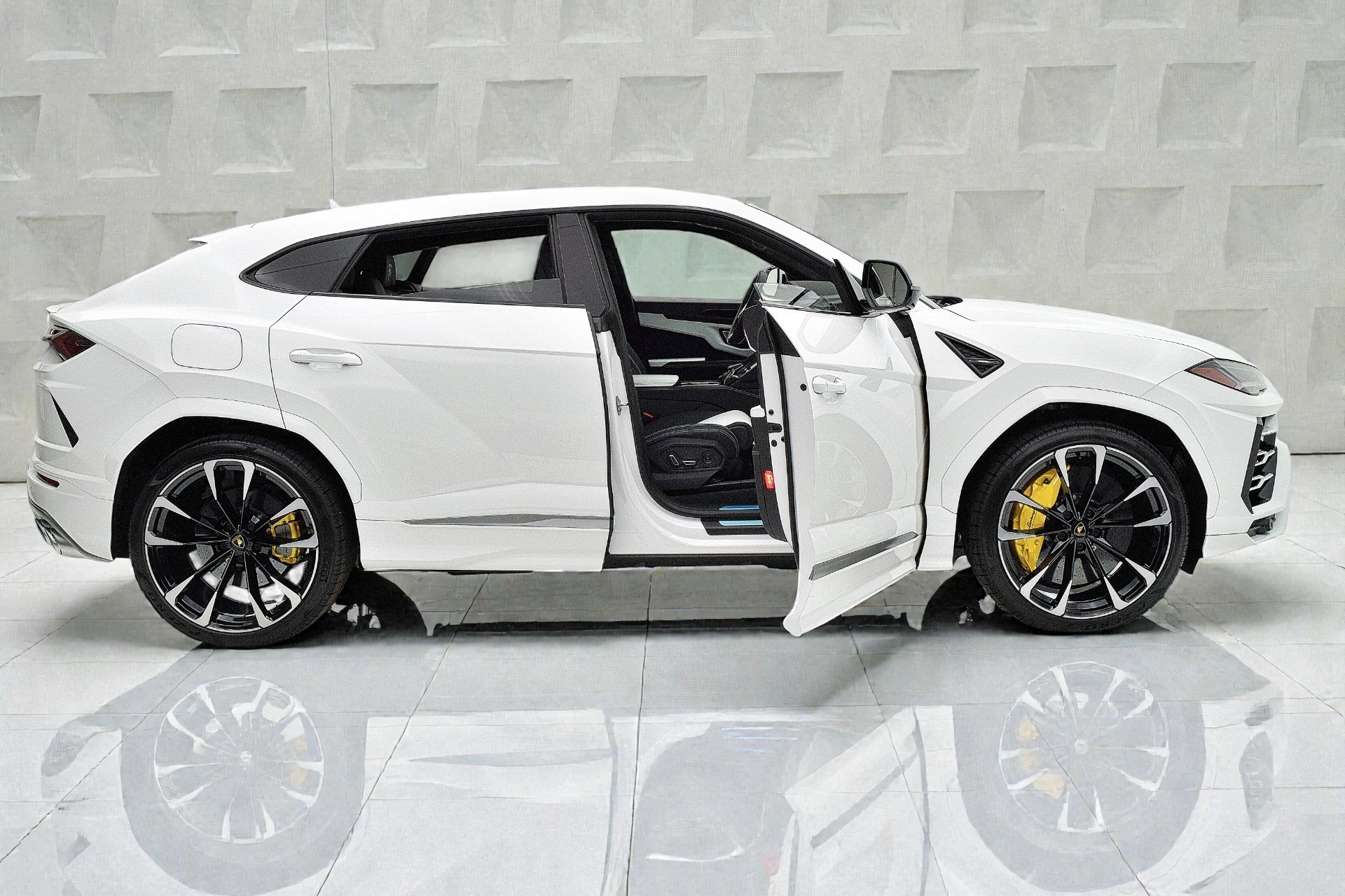 2021 Lamborghini Urus - Photo 12