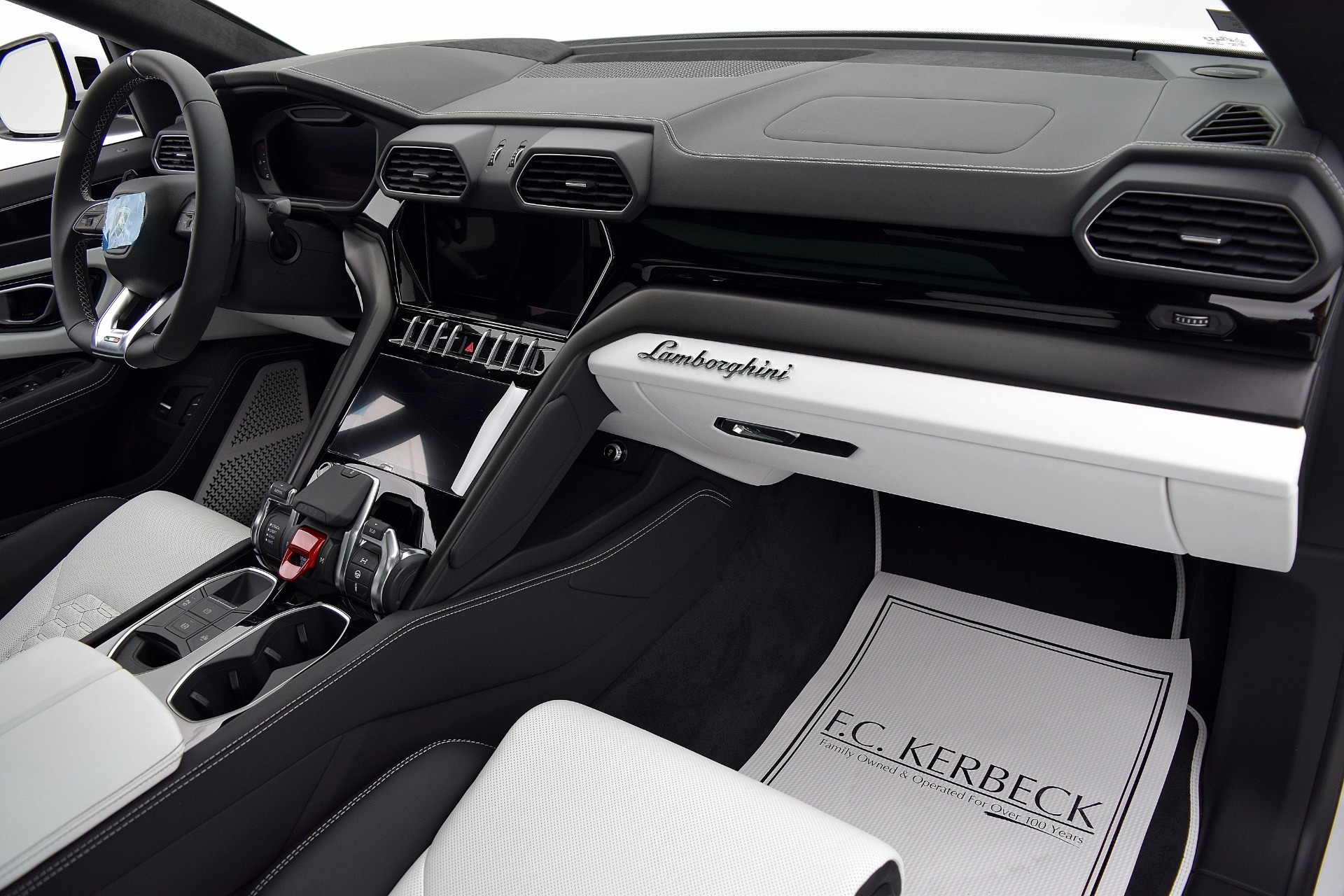 2021 Lamborghini Urus - Photo 20