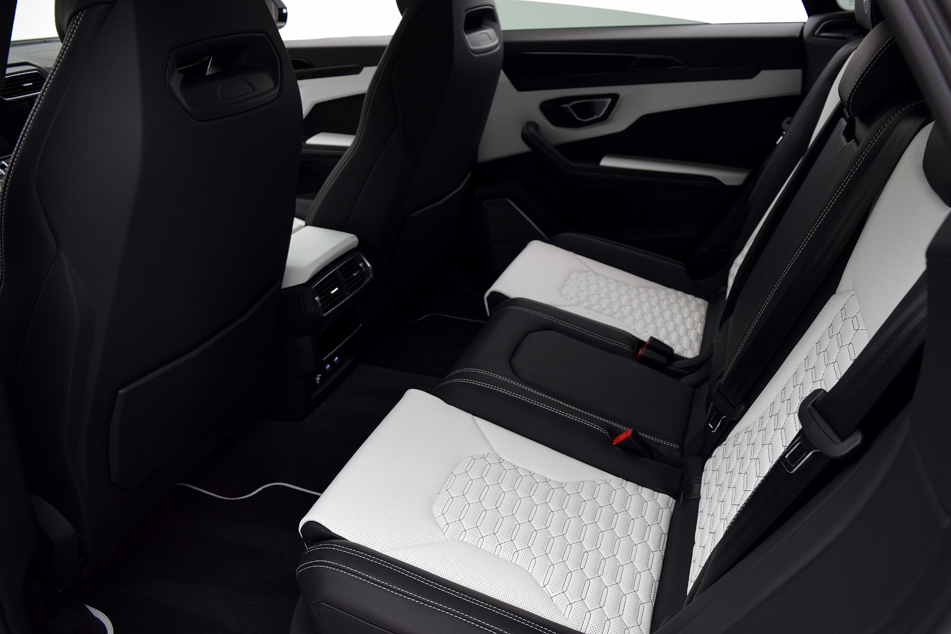 2021 Lamborghini Urus - Photo 27