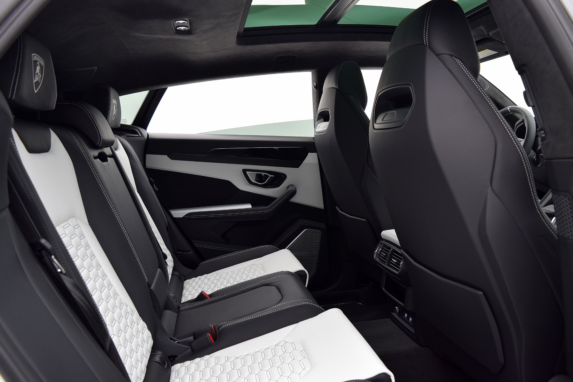 2021 Lamborghini Urus - Photo 31