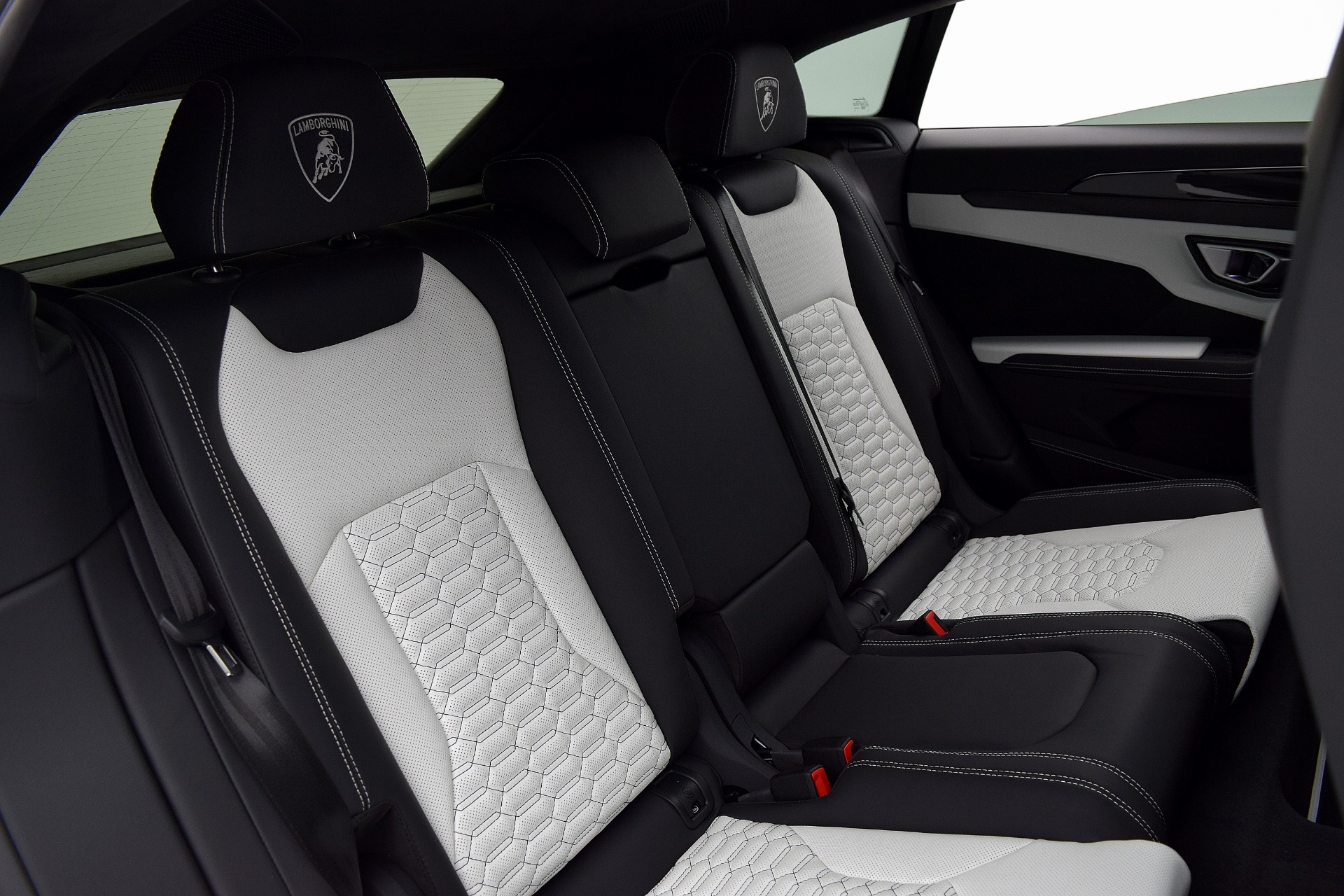 2021 Lamborghini Urus - Photo 34