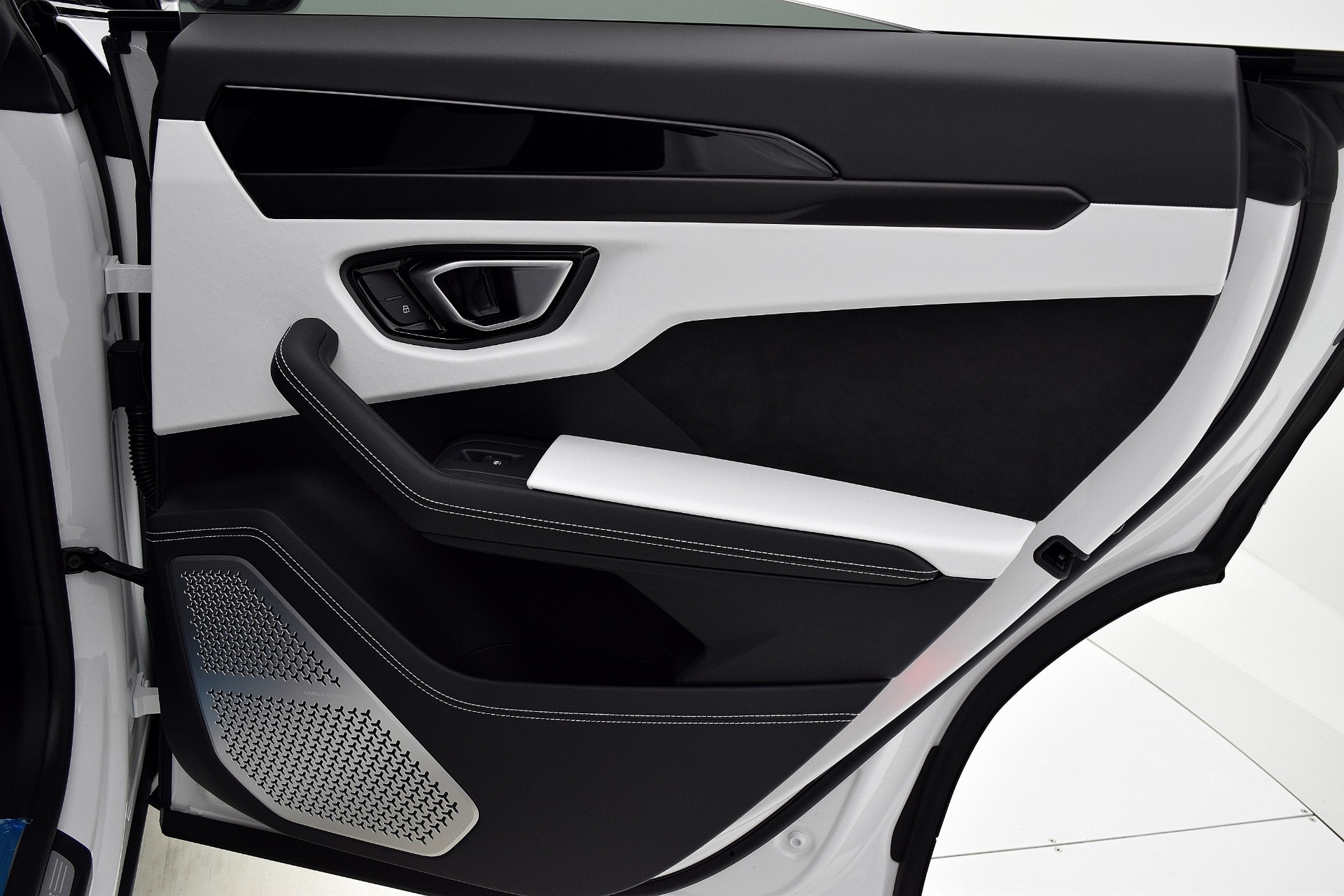 2021 Lamborghini Urus - Photo 37
