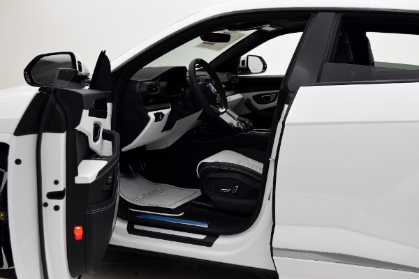 Used 2021 Lamborghini Urus SELEZIONE PRE-OWNED CERTIFIED for sale $225,000 at F.C. Kerbeck Lamborghini Palmyra N.J. in Palmyra NJ 08065 4