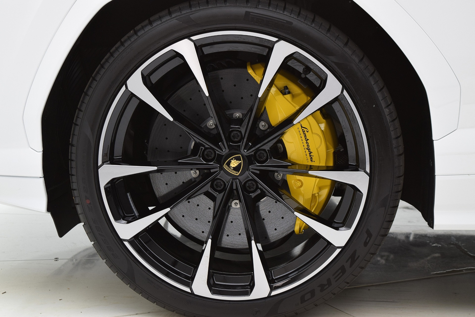 2021 Lamborghini Urus - Photo 39