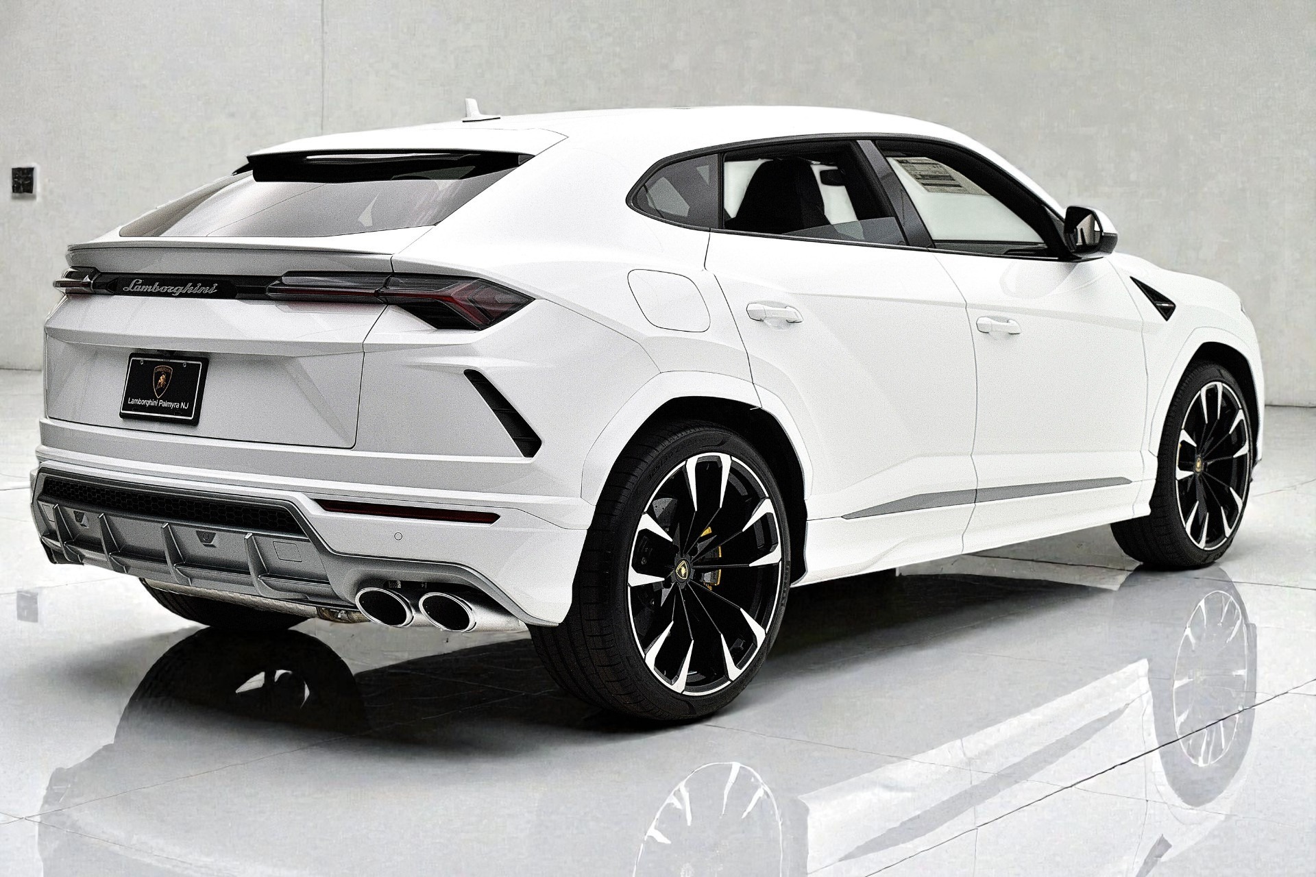 2021 Lamborghini Urus - Photo 7