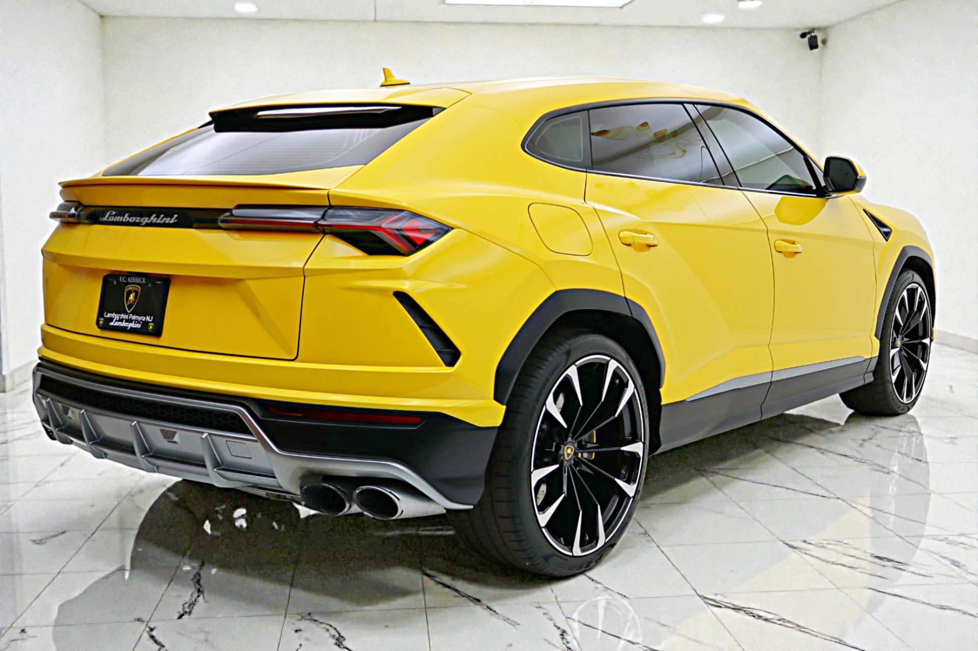 2022 Lamborghini Urus - Photo 9