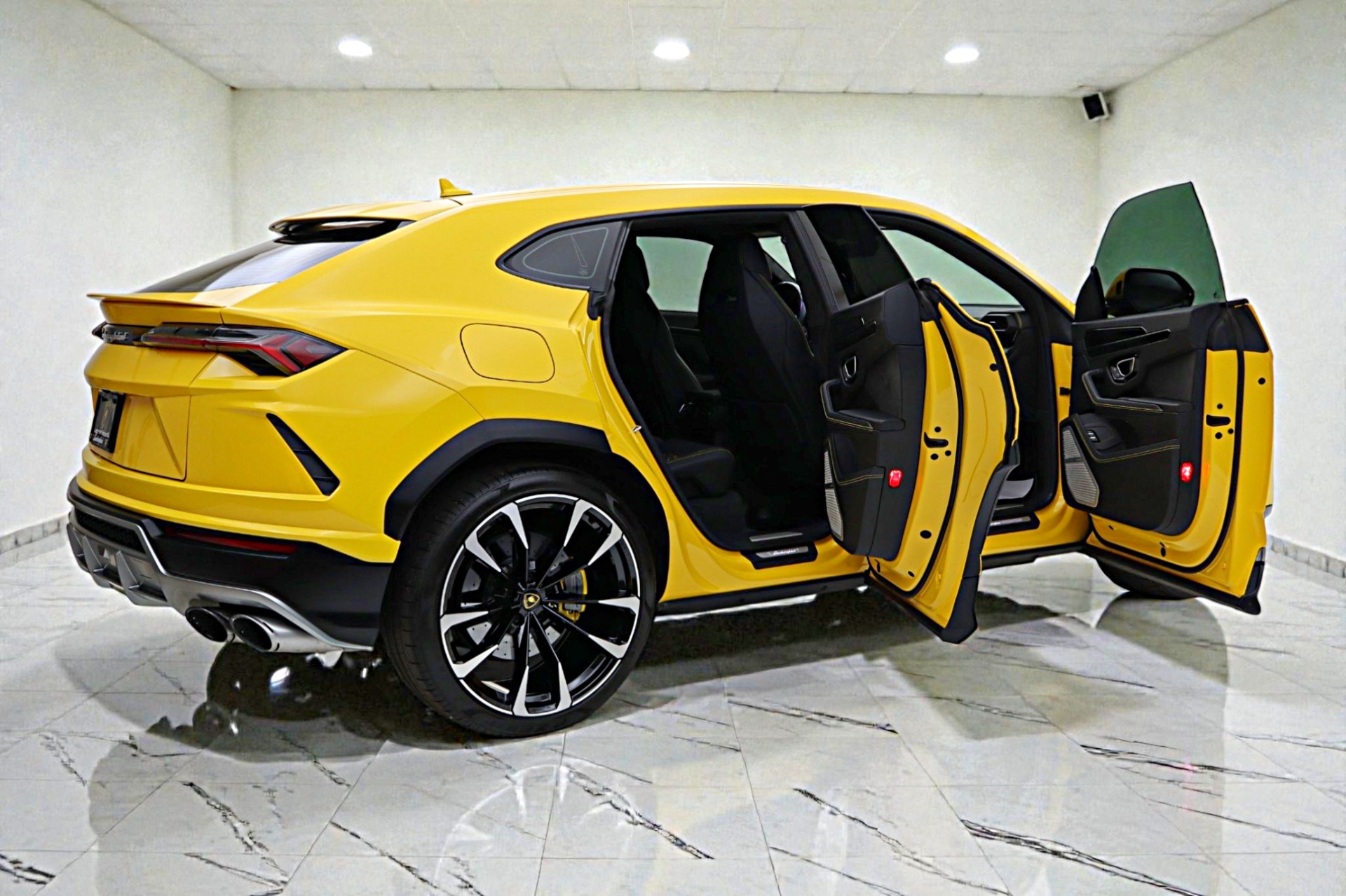 2022 Lamborghini Urus - Photo 10