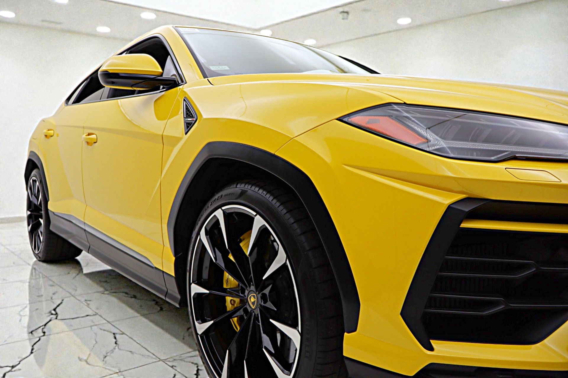 2022 Lamborghini Urus - Photo 14
