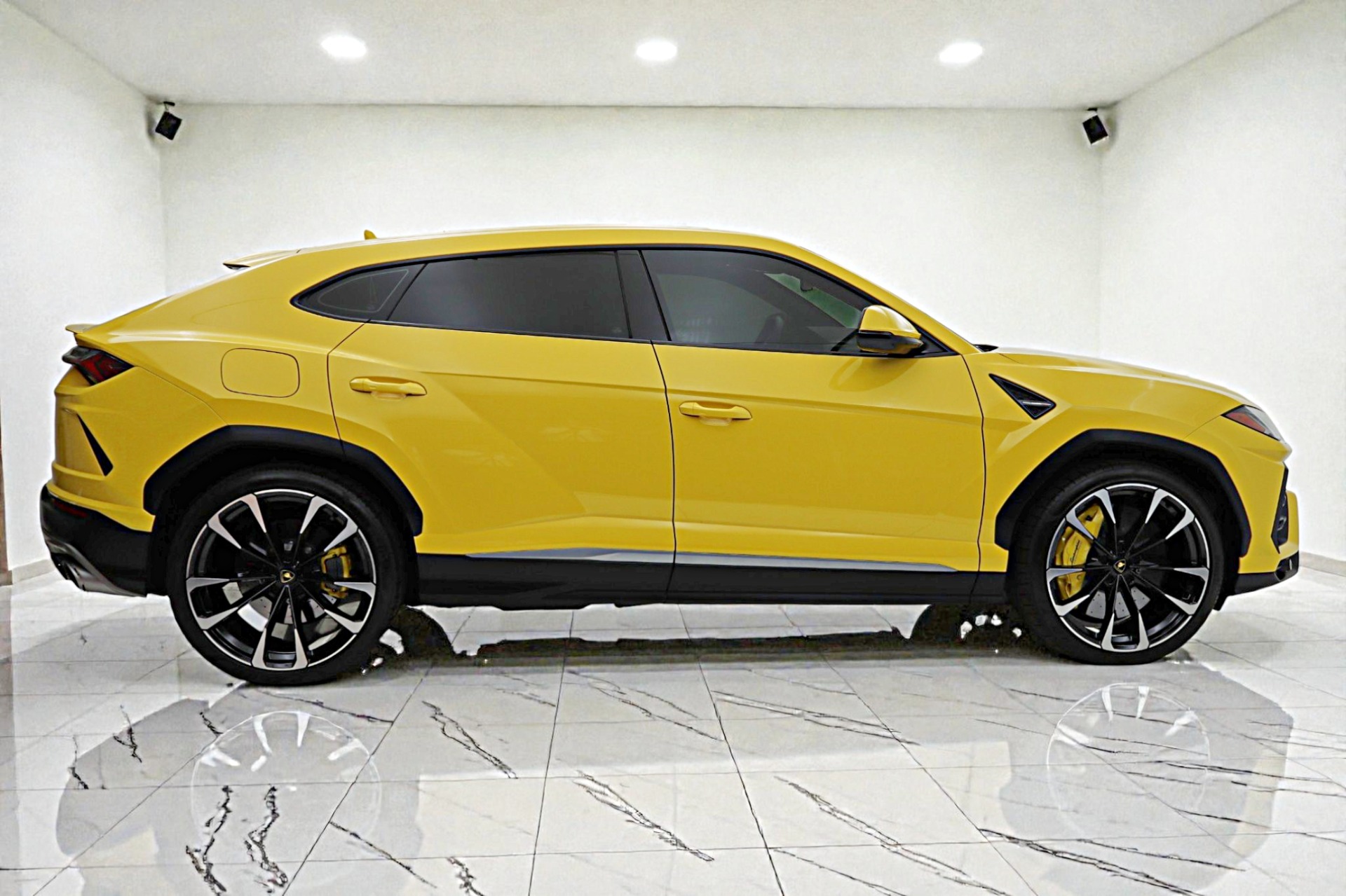 2022 Lamborghini Urus - Photo 19