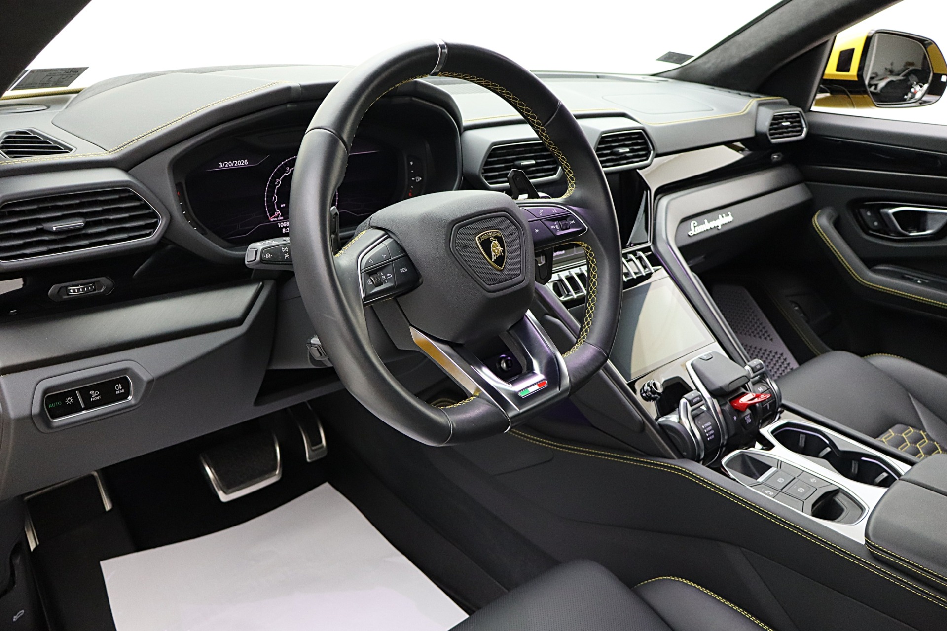 2022 Lamborghini Urus - Photo 26