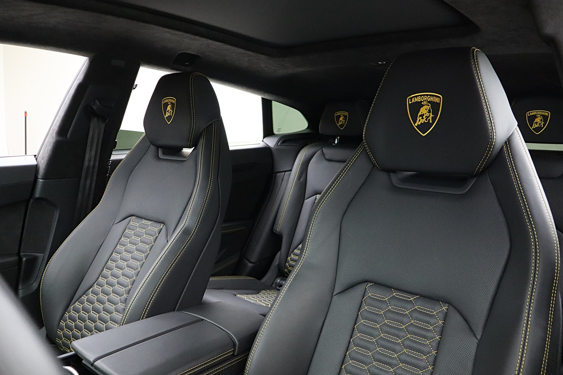 2022 Lamborghini Urus - Photo 27