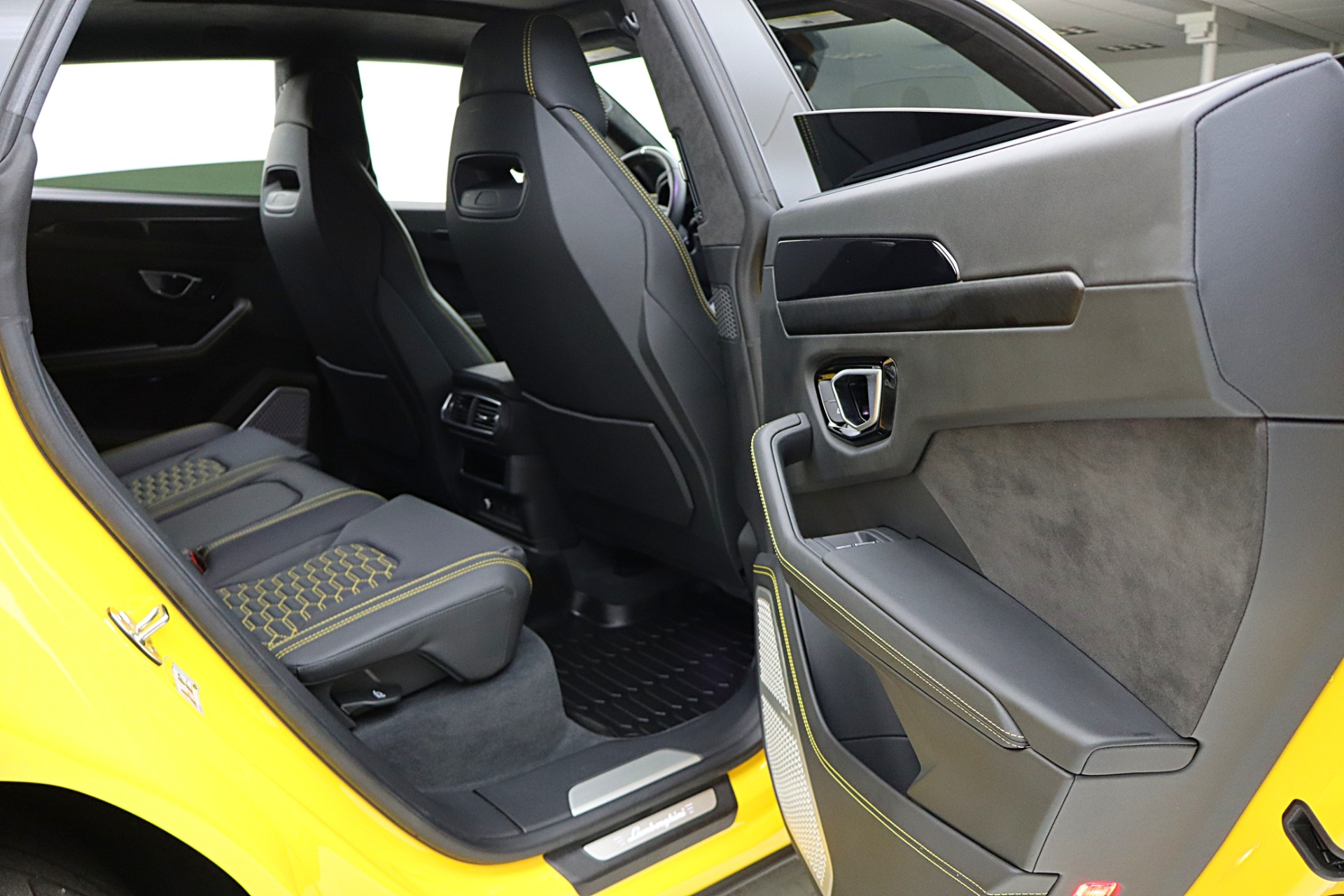 2022 Lamborghini Urus - Photo 39