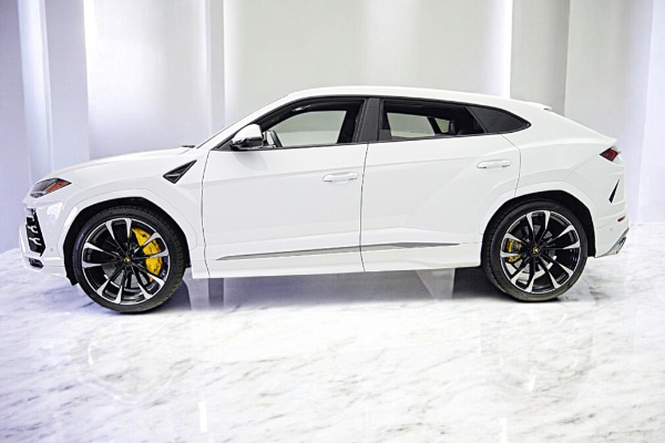Used 2022 Lamborghini Urus / SELEZIONE PRE-OWNED CERTIFIED for sale $219,000 at F.C. Kerbeck Lamborghini Palmyra N.J. in Palmyra NJ 08065 4