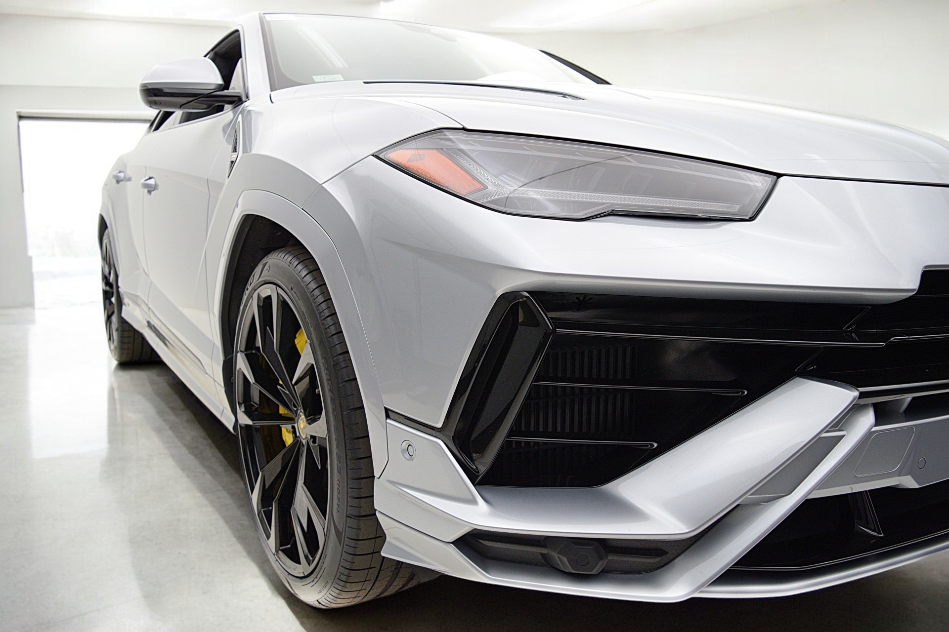 2023 Lamborghini Urus S - Photo 12