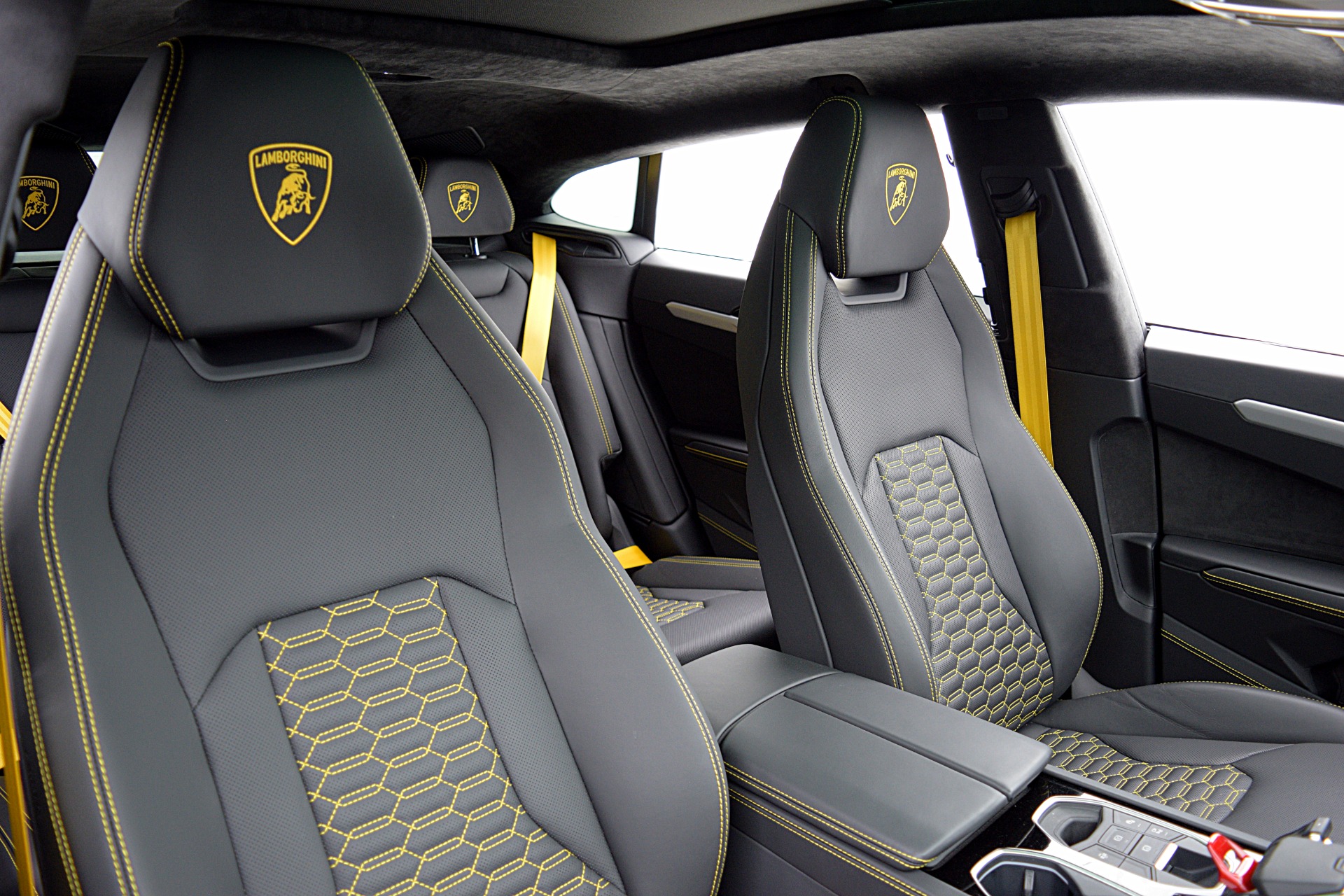 2023 Lamborghini Urus S - Photo 27