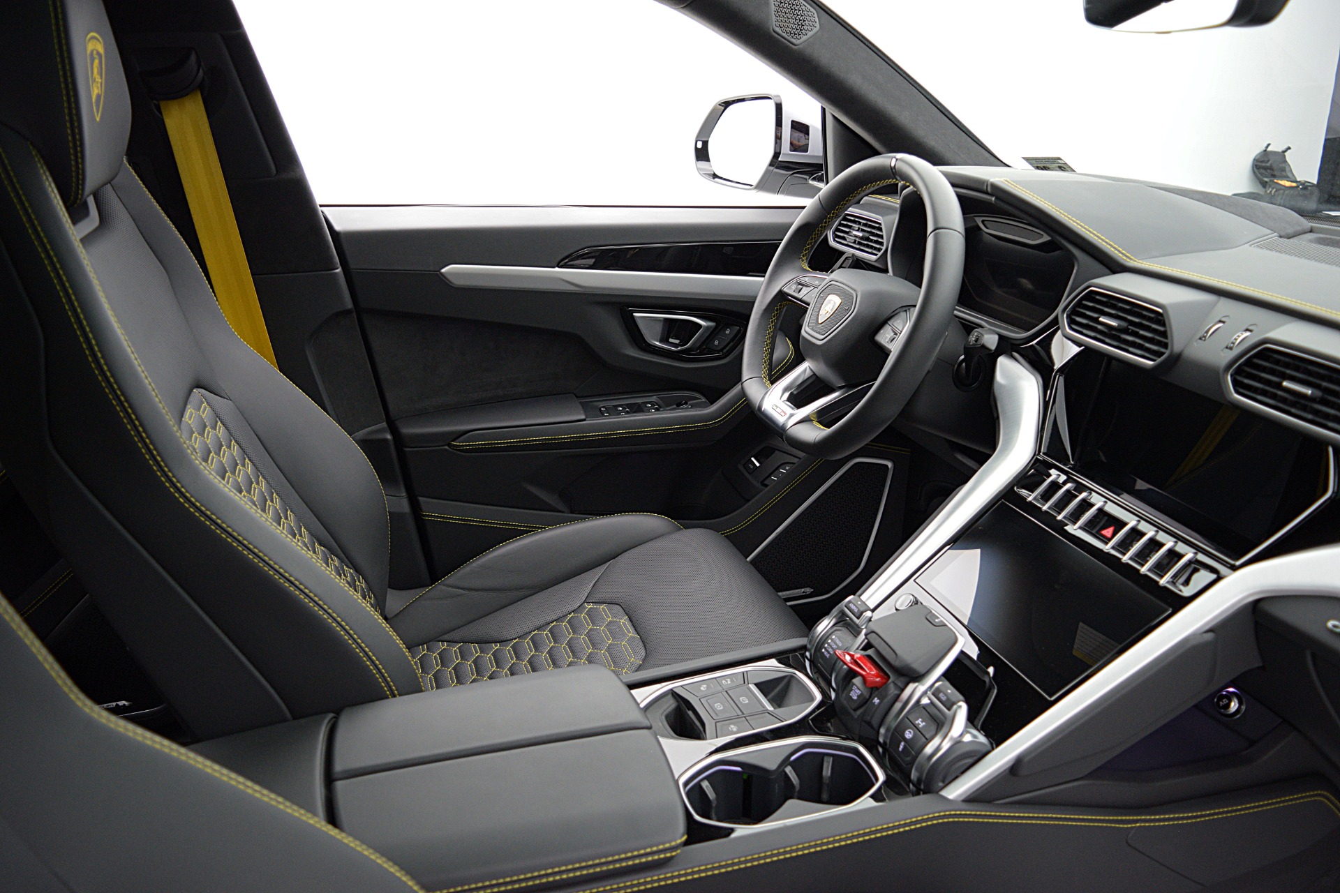 2023 Lamborghini Urus S - Photo 30