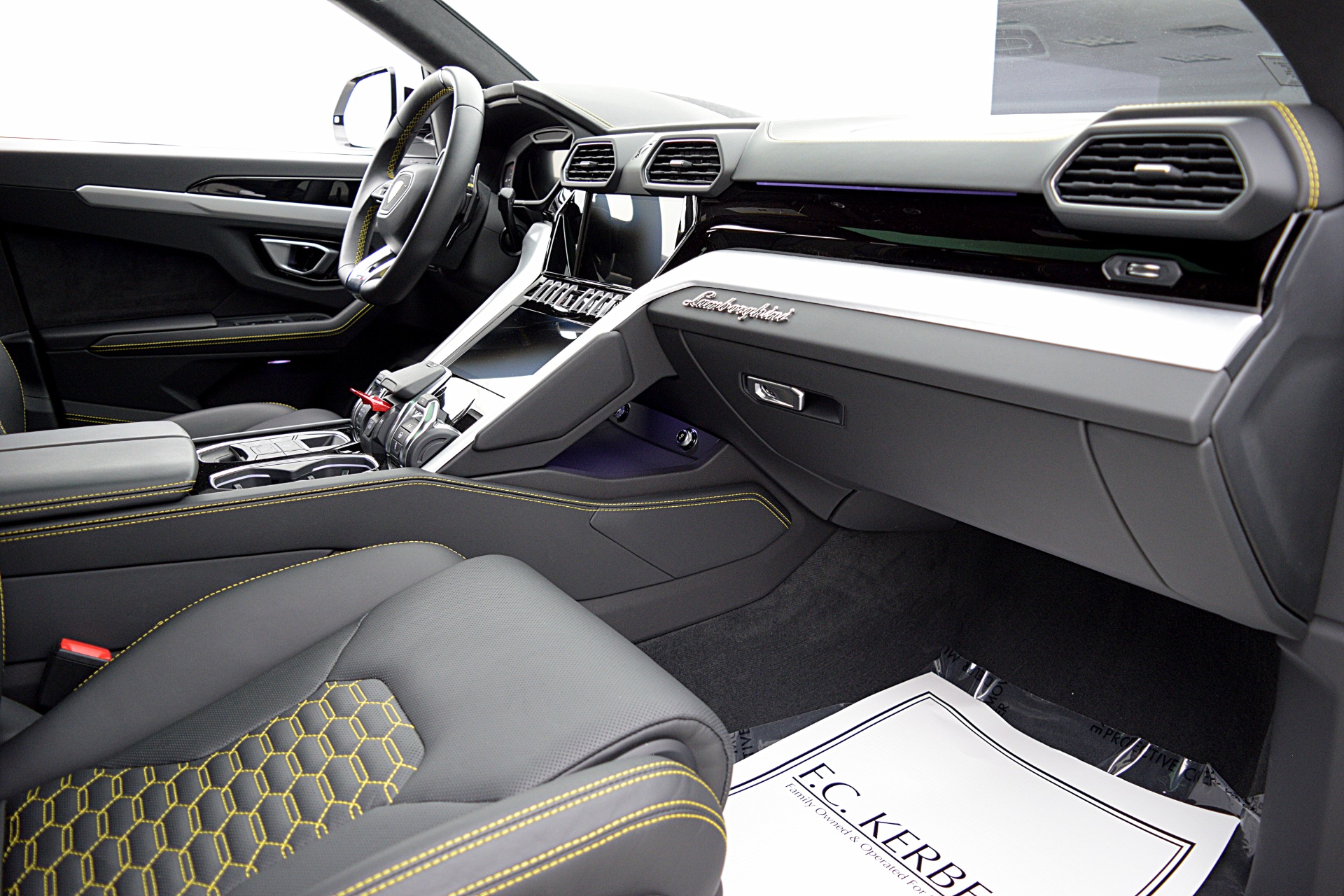 2023 Lamborghini Urus S - Photo 32