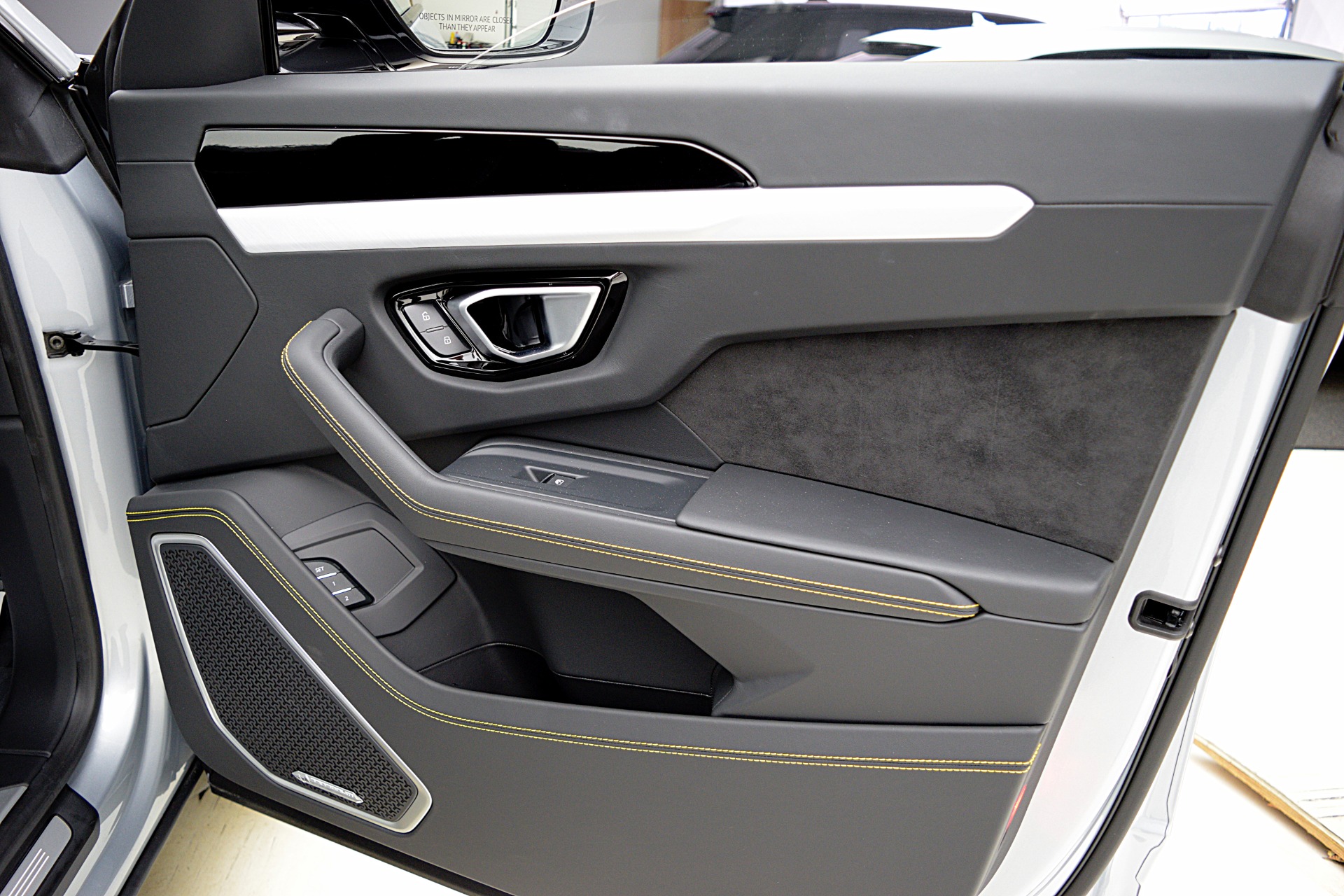 2023 Lamborghini Urus S - Photo 39
