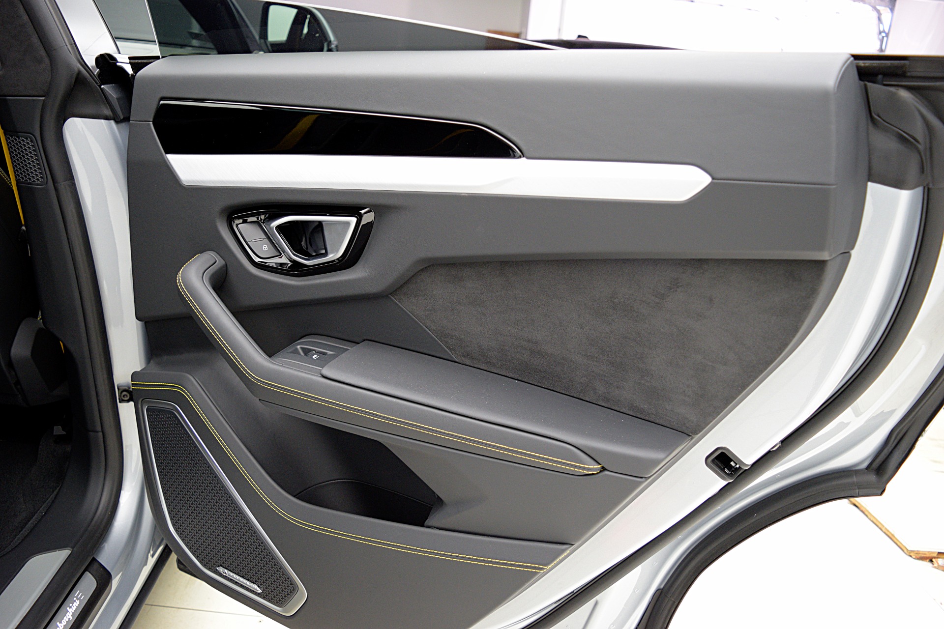 2023 Lamborghini Urus S - Photo 40