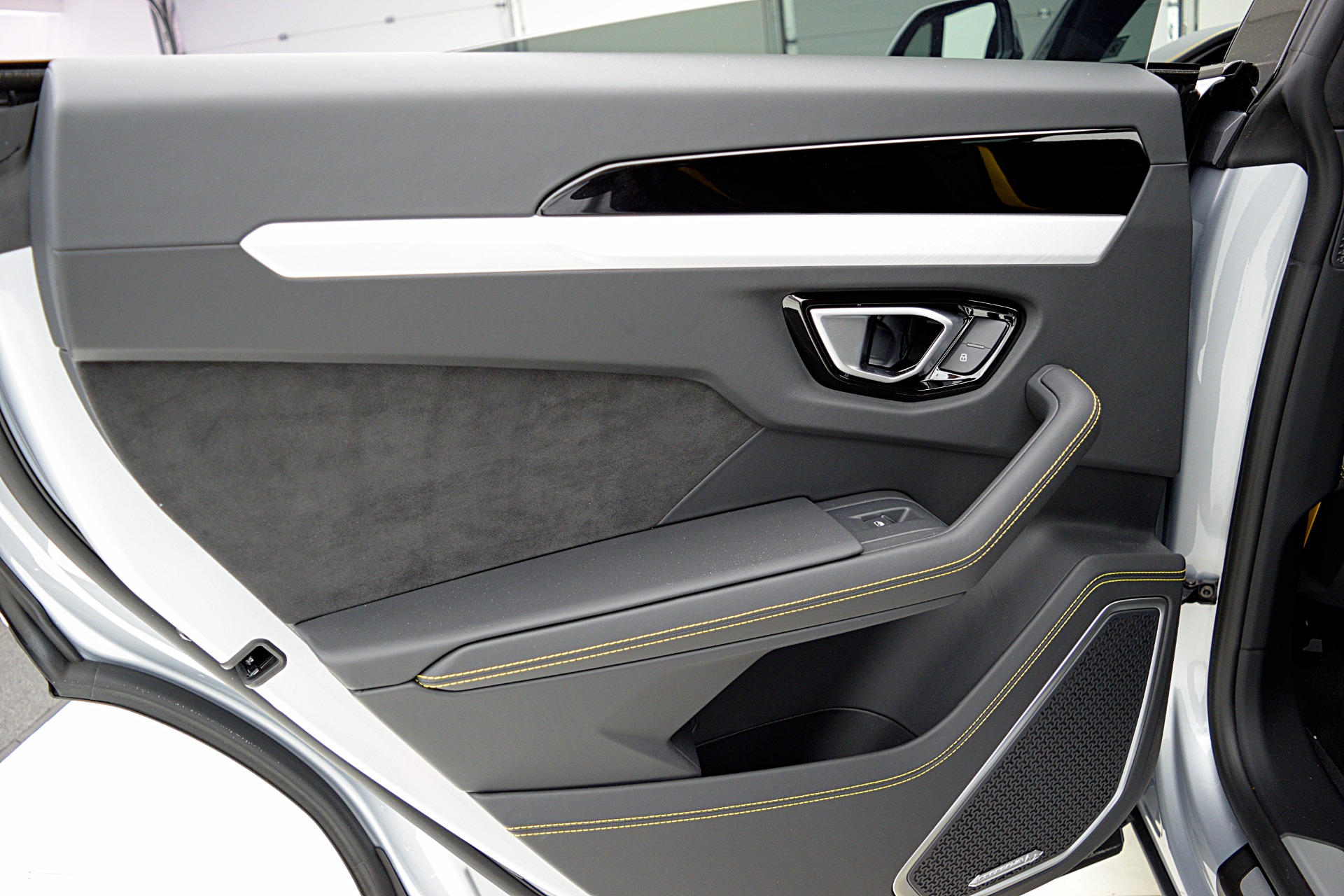 2023 Lamborghini Urus S - Photo 41