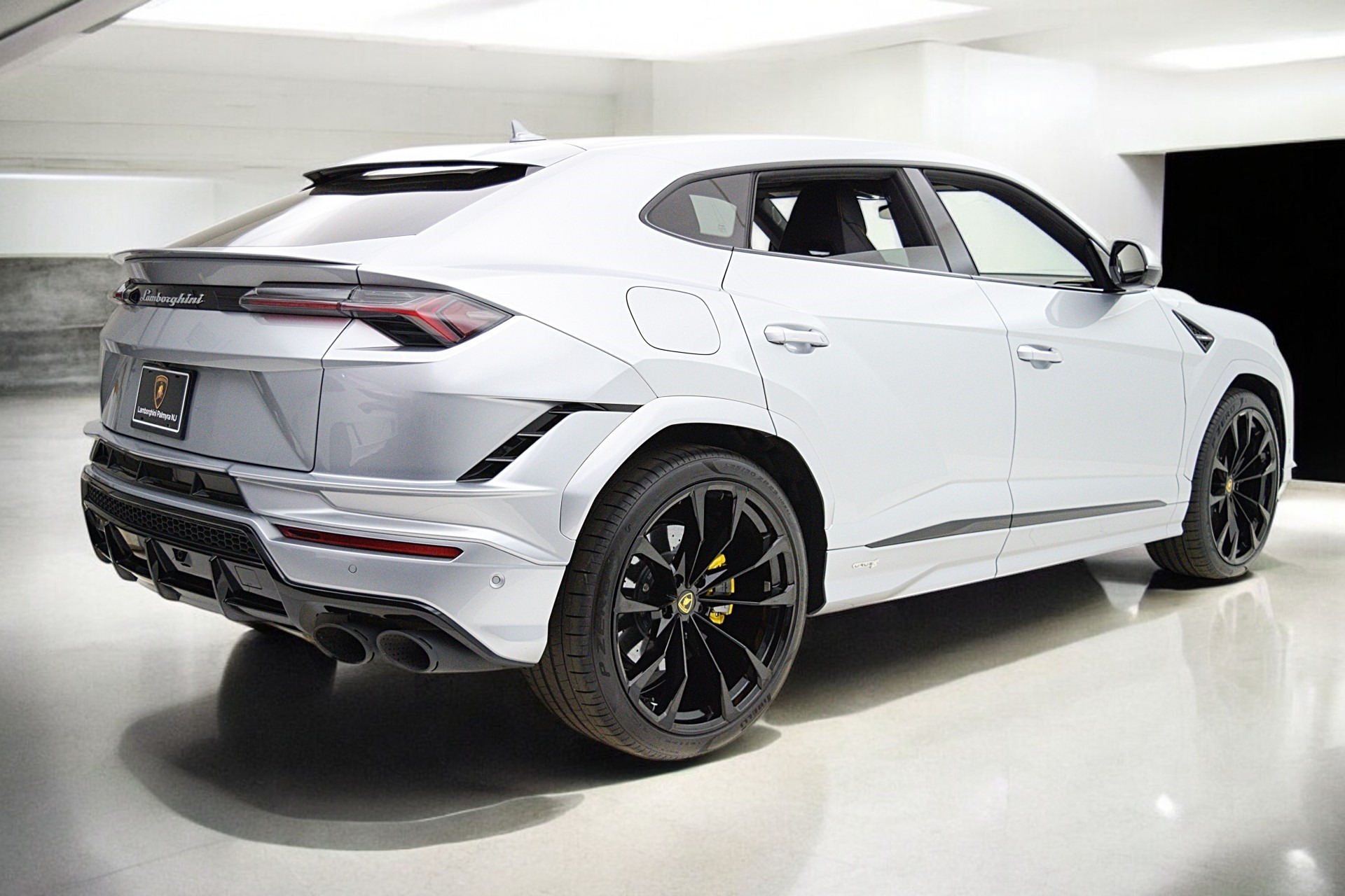 2023 Lamborghini Urus S - Photo 8