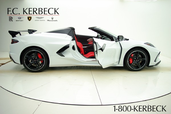 Used 2021 Chevrolet Corvette 2LT Convertible for sale Sold at F.C. Kerbeck Lamborghini Palmyra N.J. in Palmyra NJ 08065 4