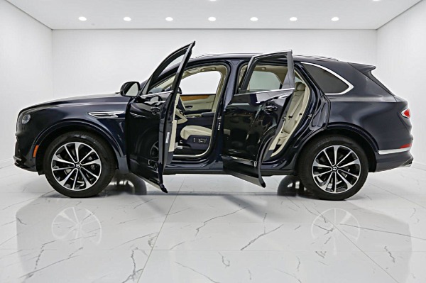 Used 2023 Bentley Bentayga V8 for sale $159,000 at F.C. Kerbeck Lamborghini Palmyra N.J. in Palmyra NJ 08065 4