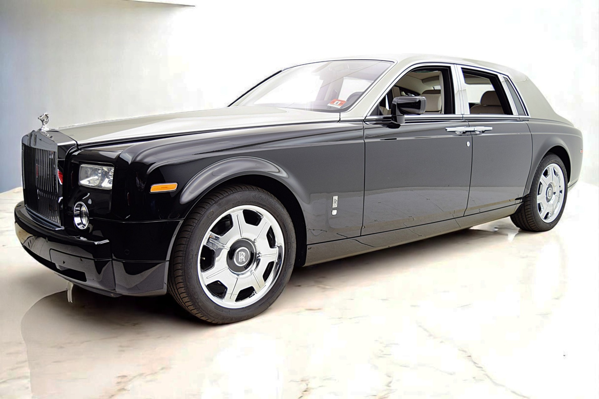 Used 2007 Rolls-Royce Phantom for sale Sold at F.C. Kerbeck Lamborghini Palmyra N.J. in Palmyra NJ 08065 2