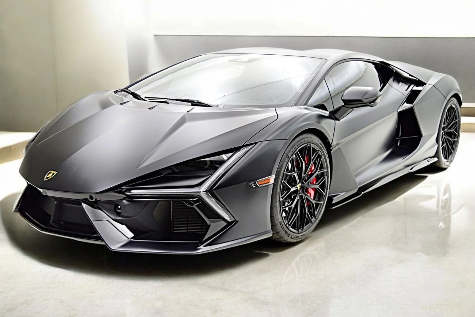 Used 2024 Lamborghini Revuelto/LEASE OPTIONS AVAILABLE for sale $729,000 at F.C. Kerbeck Lamborghini Palmyra N.J. in Palmyra NJ 08065 2