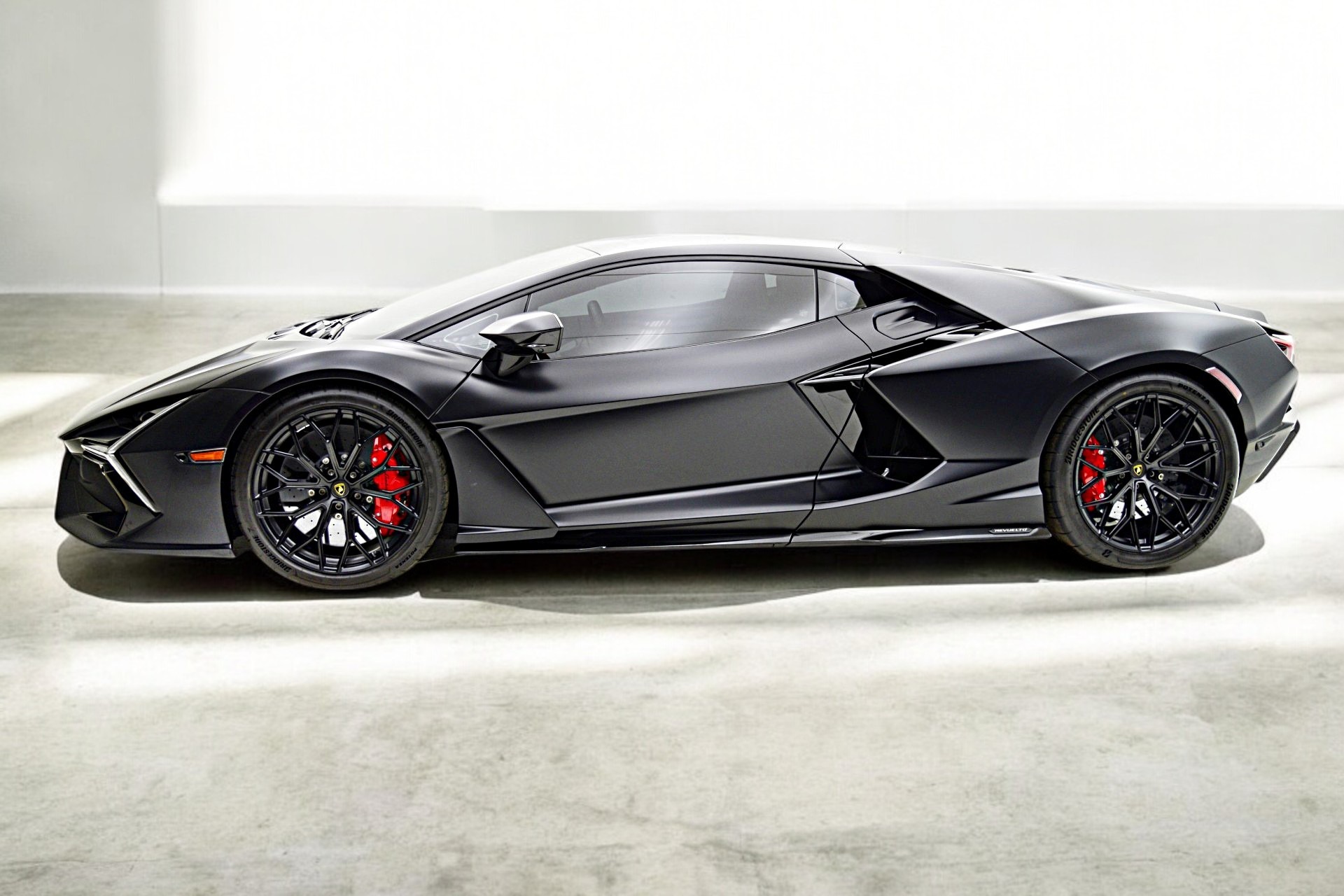 Used 2024 Lamborghini Revuelto/LEASE OPTIONS AVAILABLE for sale $659,000 at F.C. Kerbeck Lamborghini Palmyra N.J. in Palmyra NJ 08065 3