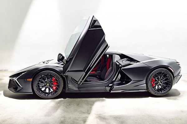 Used 2024 Lamborghini Revuelto/LEASE OPTIONS AVAILABLE for sale $729,000 at F.C. Kerbeck Lamborghini Palmyra N.J. in Palmyra NJ 08065 4