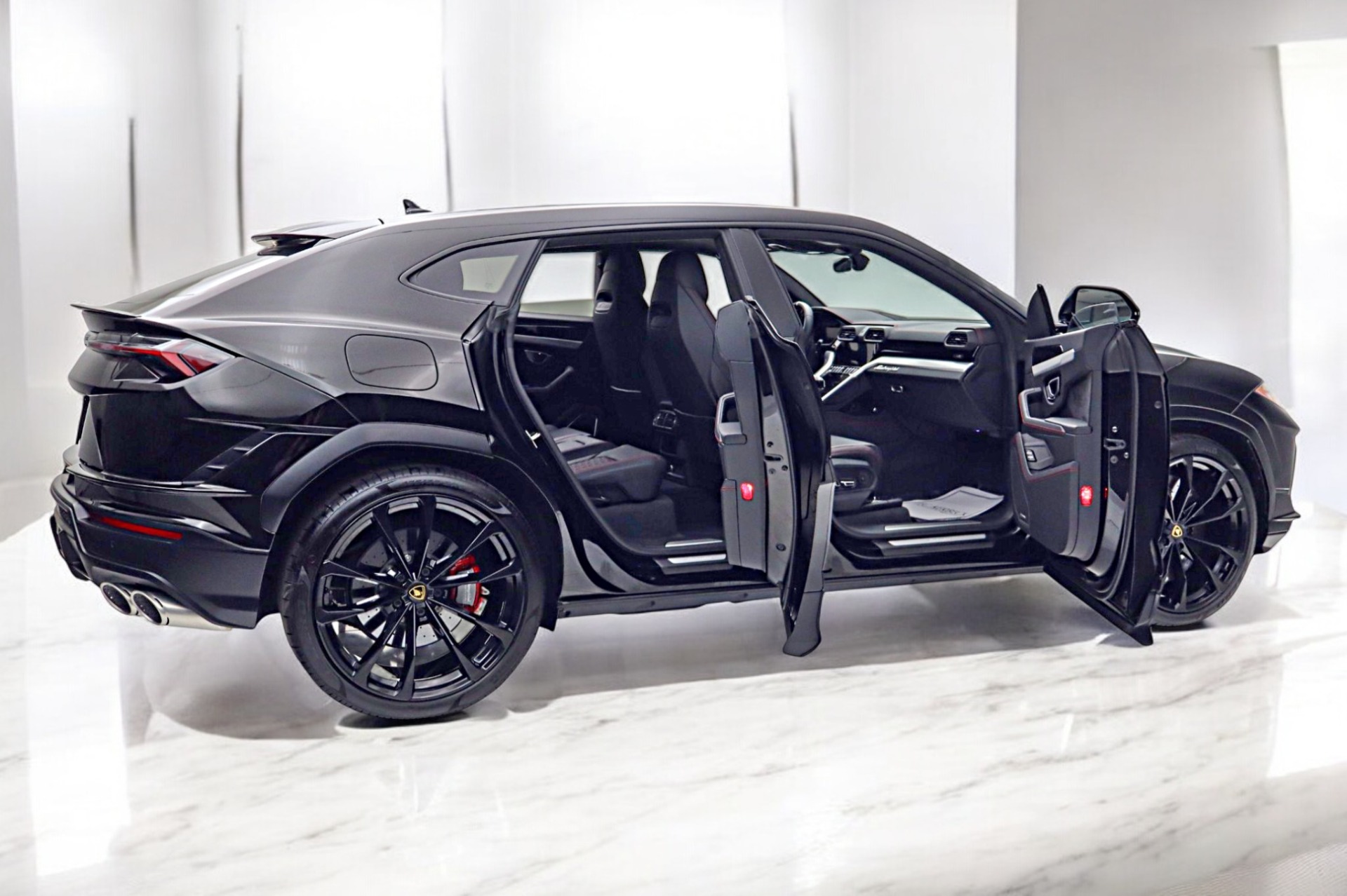 2024 Lamborghini Urus S - Photo 13