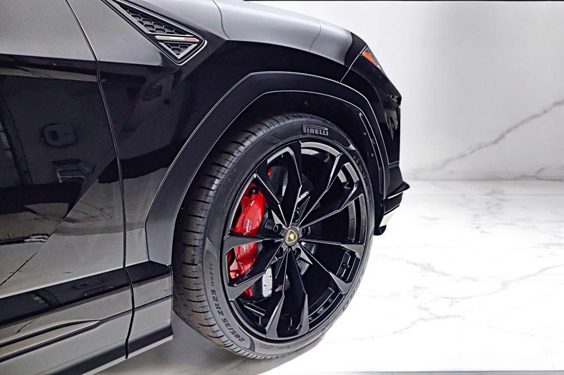 2024 Lamborghini Urus S - Photo 17