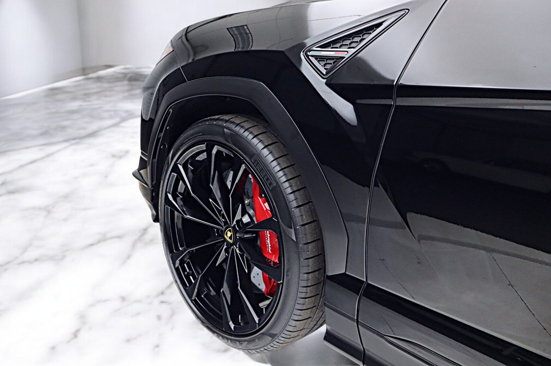 2024 Lamborghini Urus S - Photo 19