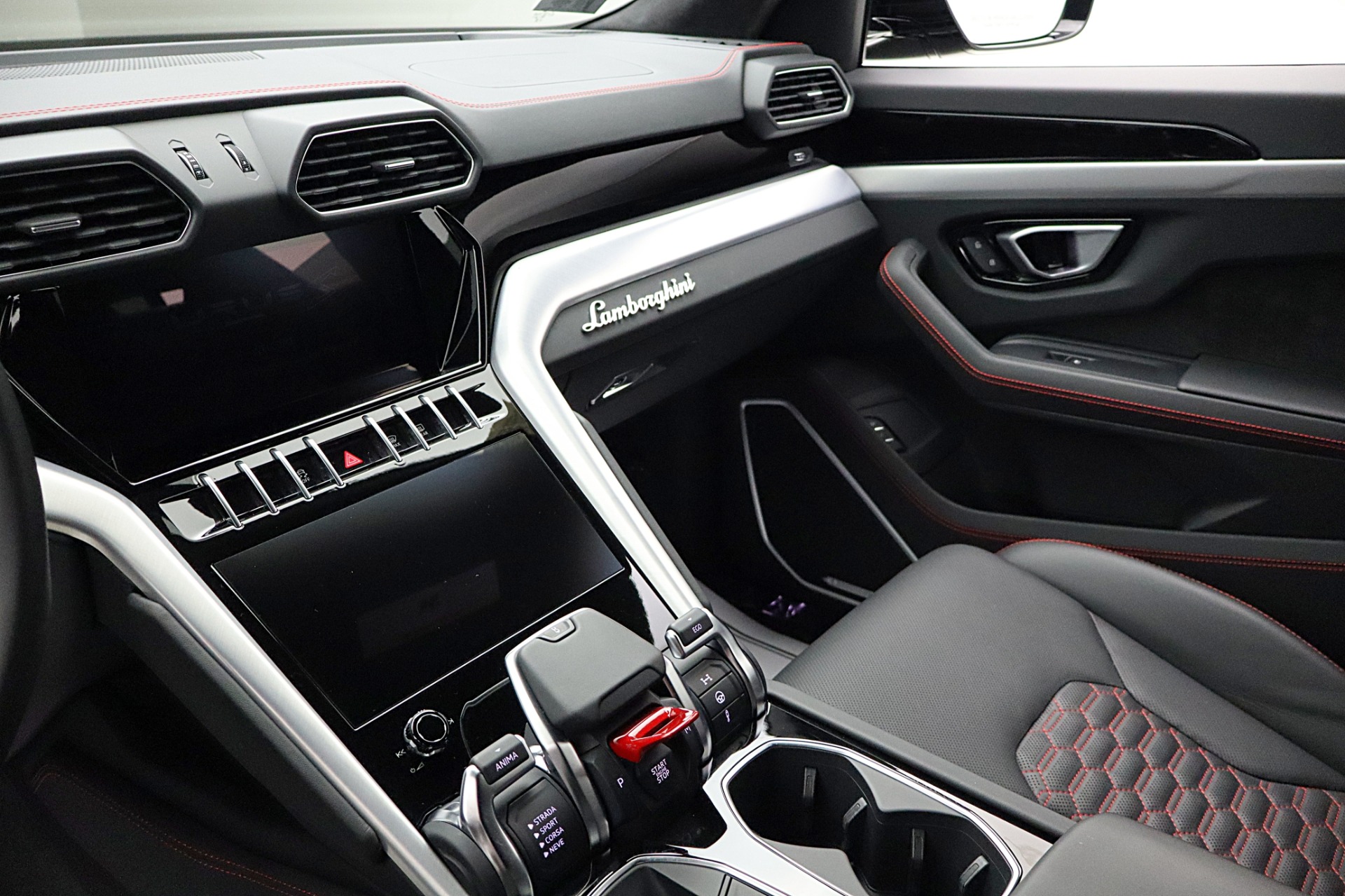 2024 Lamborghini Urus S - Photo 31
