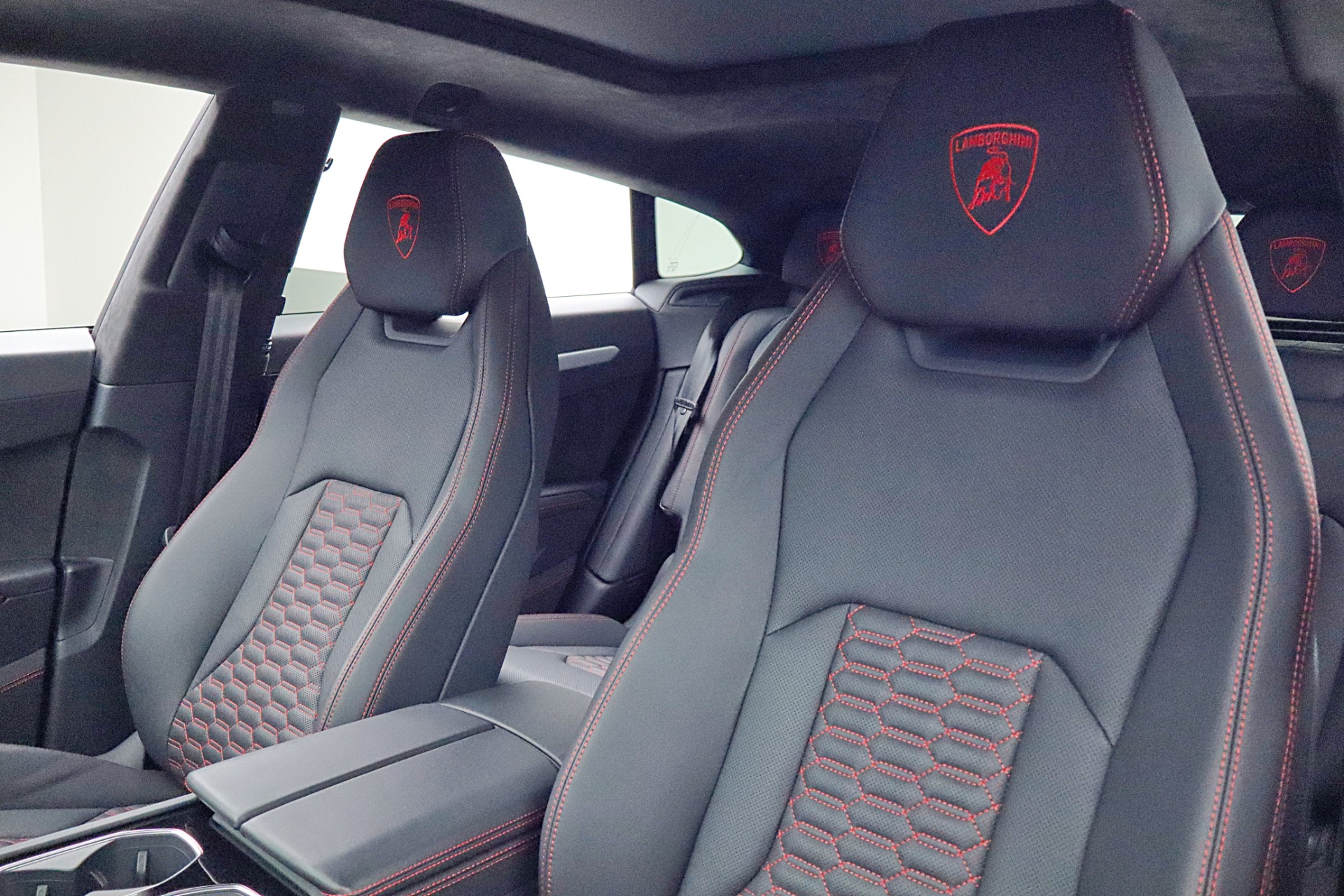 2024 Lamborghini Urus S - Photo 35