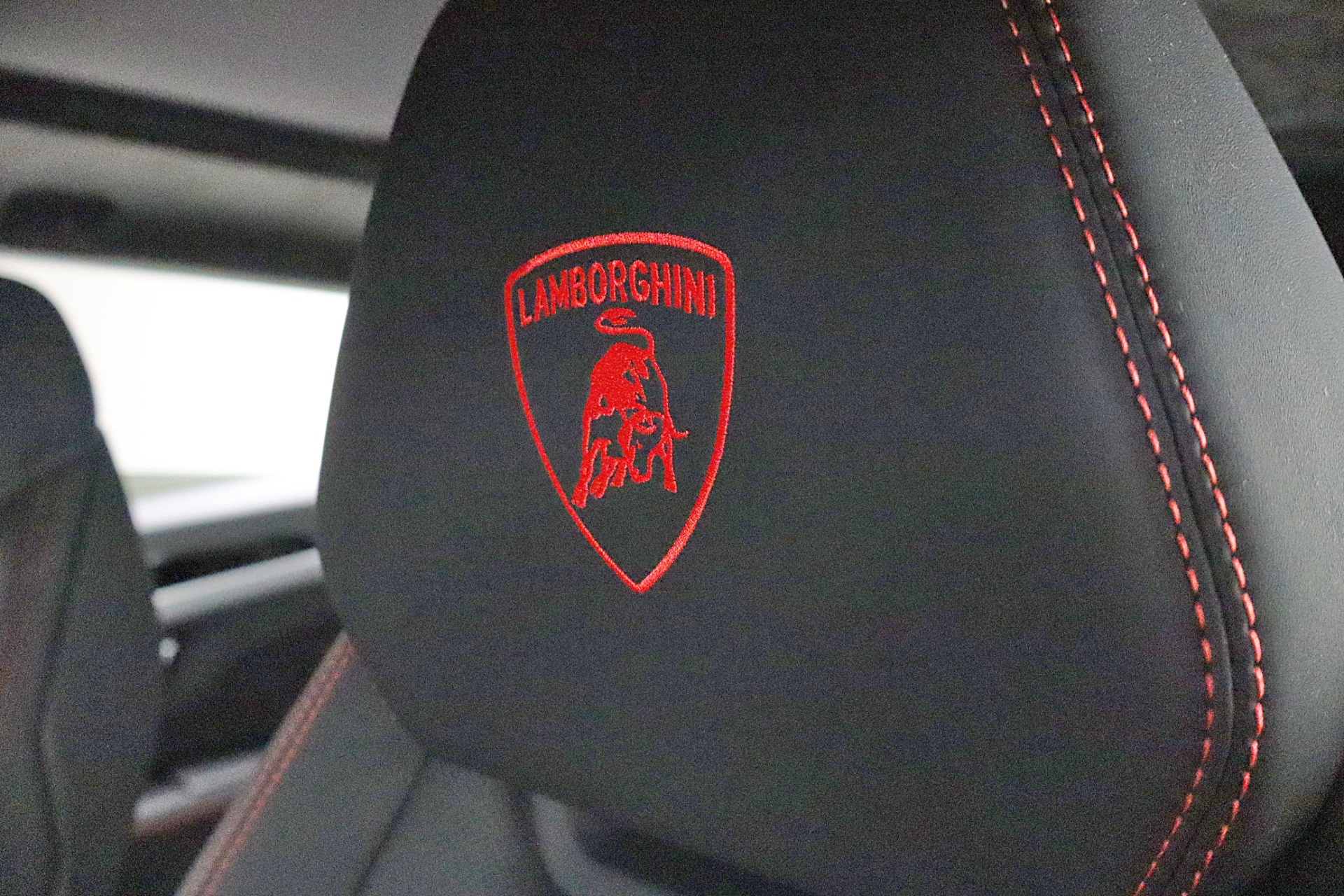 2024 Lamborghini Urus S - Photo 36