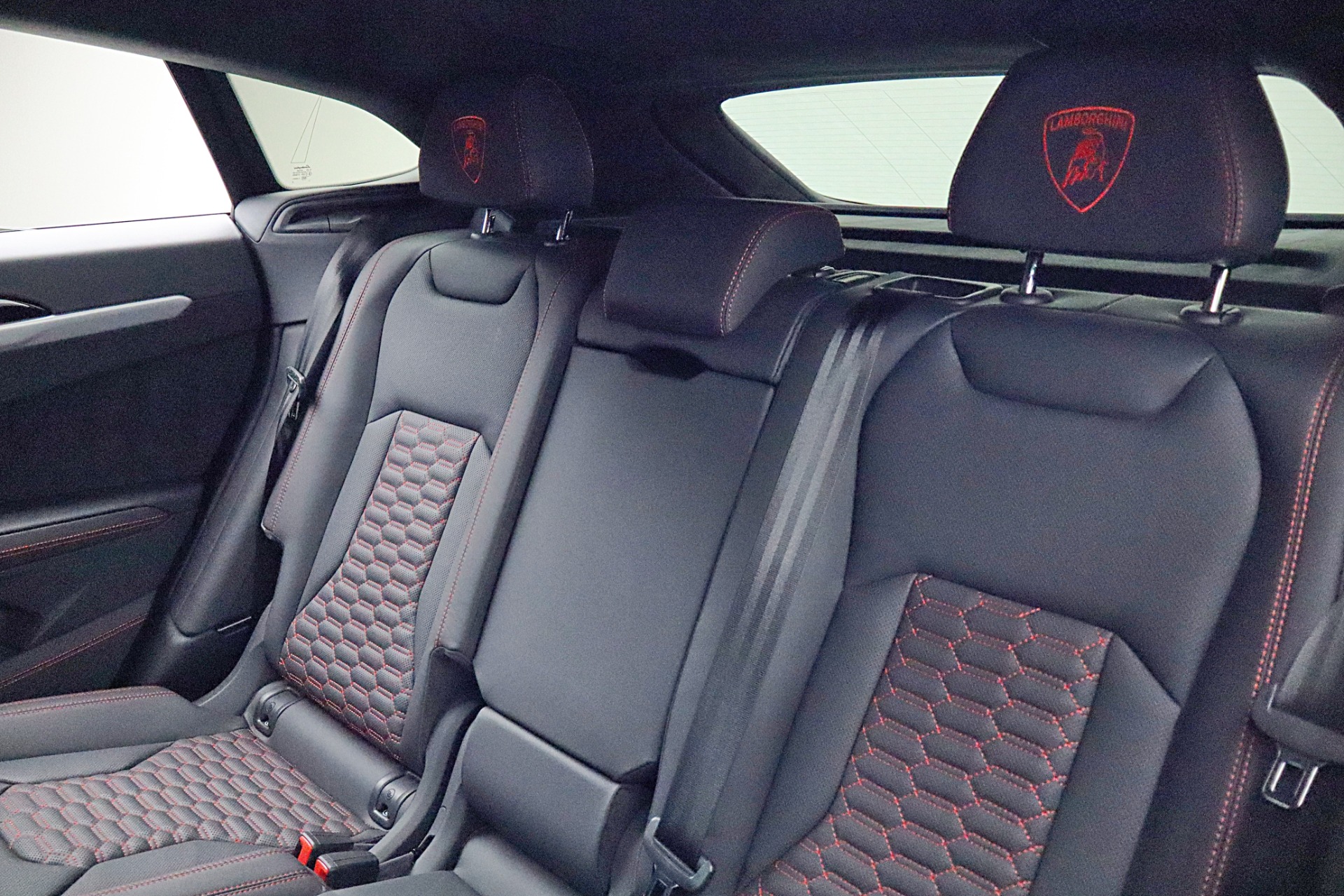 2024 Lamborghini Urus S - Photo 37