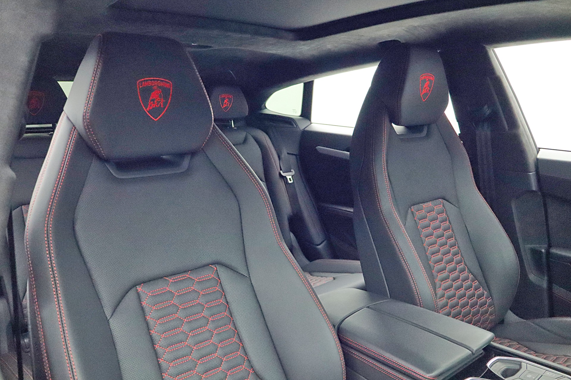 2024 Lamborghini Urus S - Photo 38